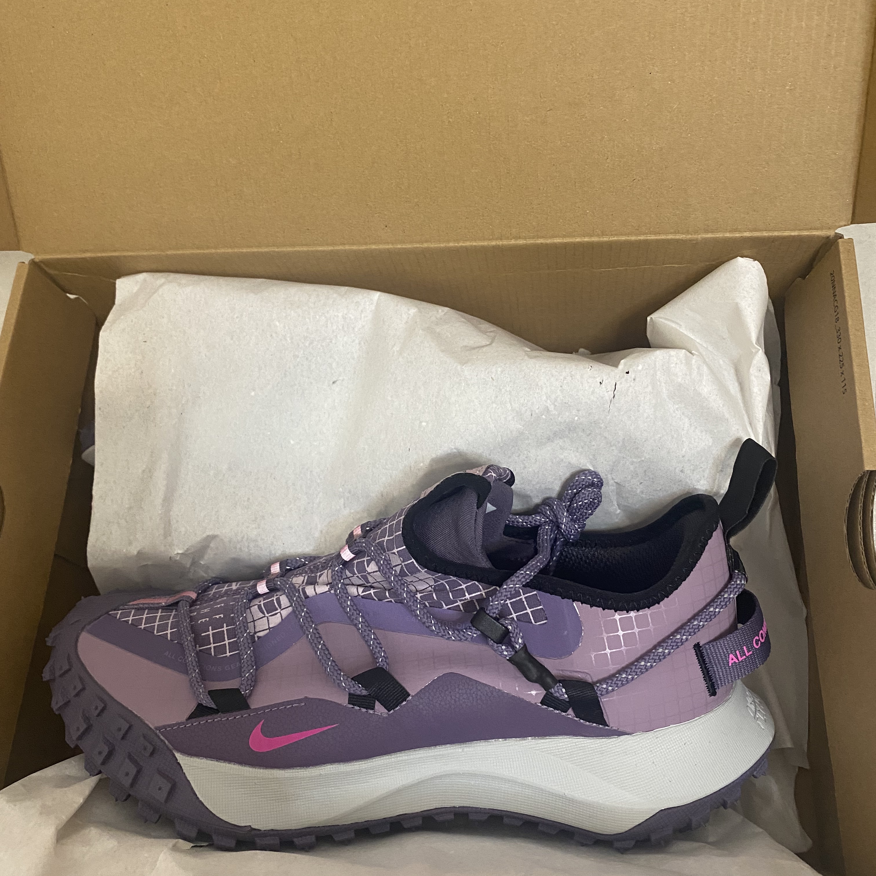 Nike ACG Mountain Fly Low Canyon Purple 착용 스타일 - 2