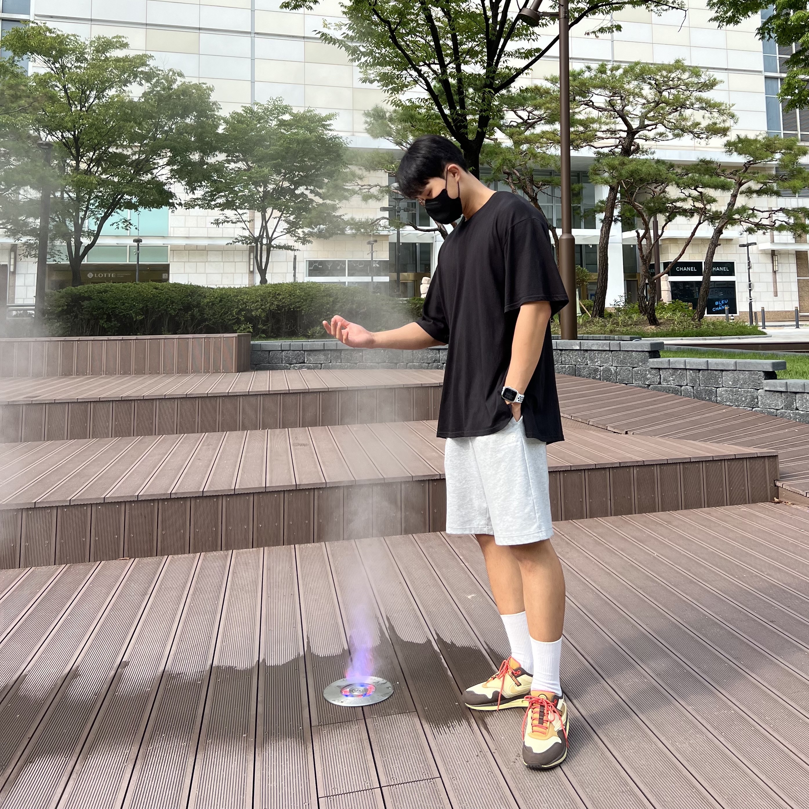 Apple Watch Nike Series 7 41mm GPS Starlight Aluminum Case with Nike Sport Band Pure Platinum Black (Korean Ver.), Nike x Travis Scott Air Max 1 Cact.us Brown 착용 스타일