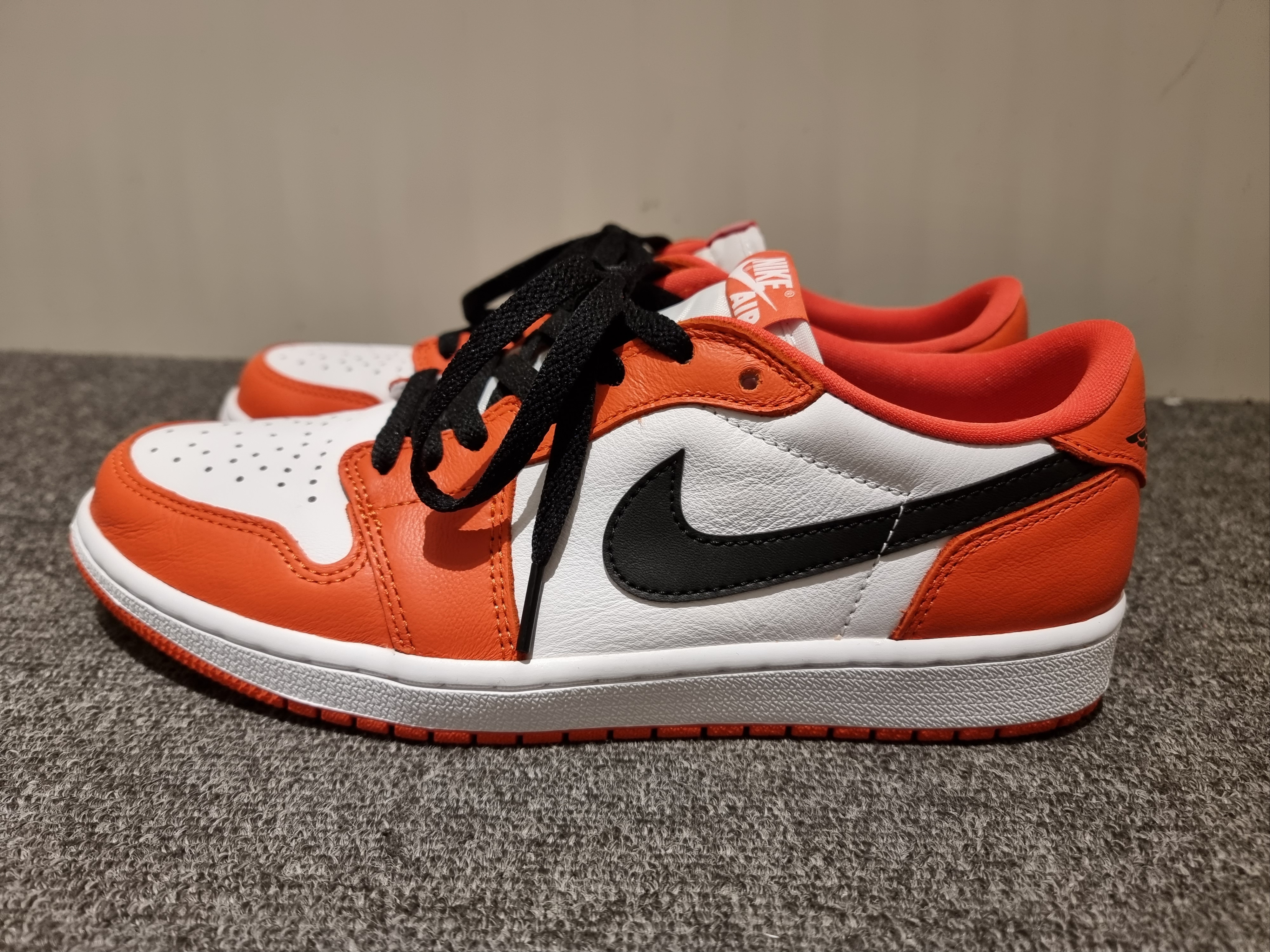 Jordan 1 Low OG Starfish 착용 스타일
