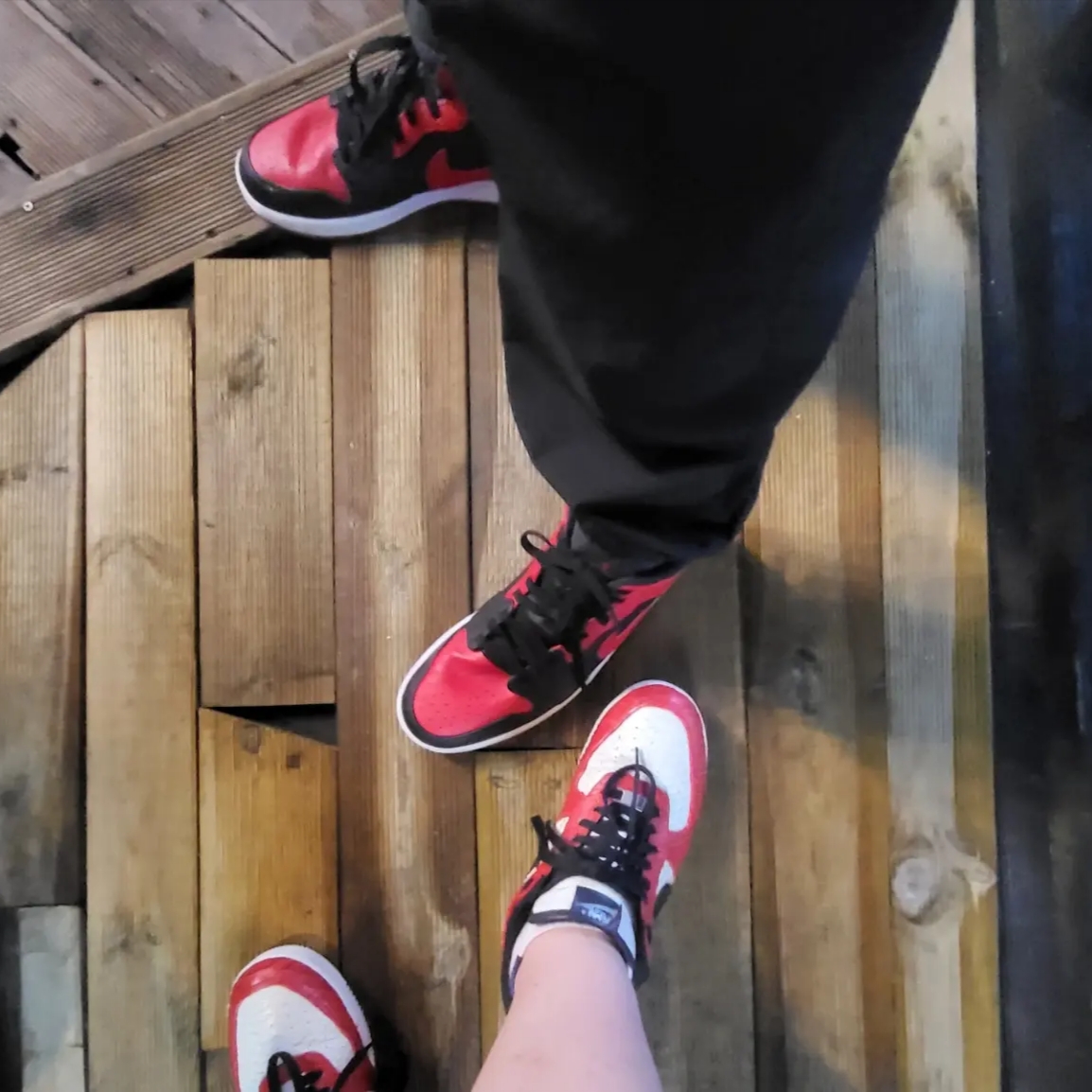 Jordan 1 Mid Bred Banned 2020, Nike Air Force 1 Low Gym Red 착용 스타일