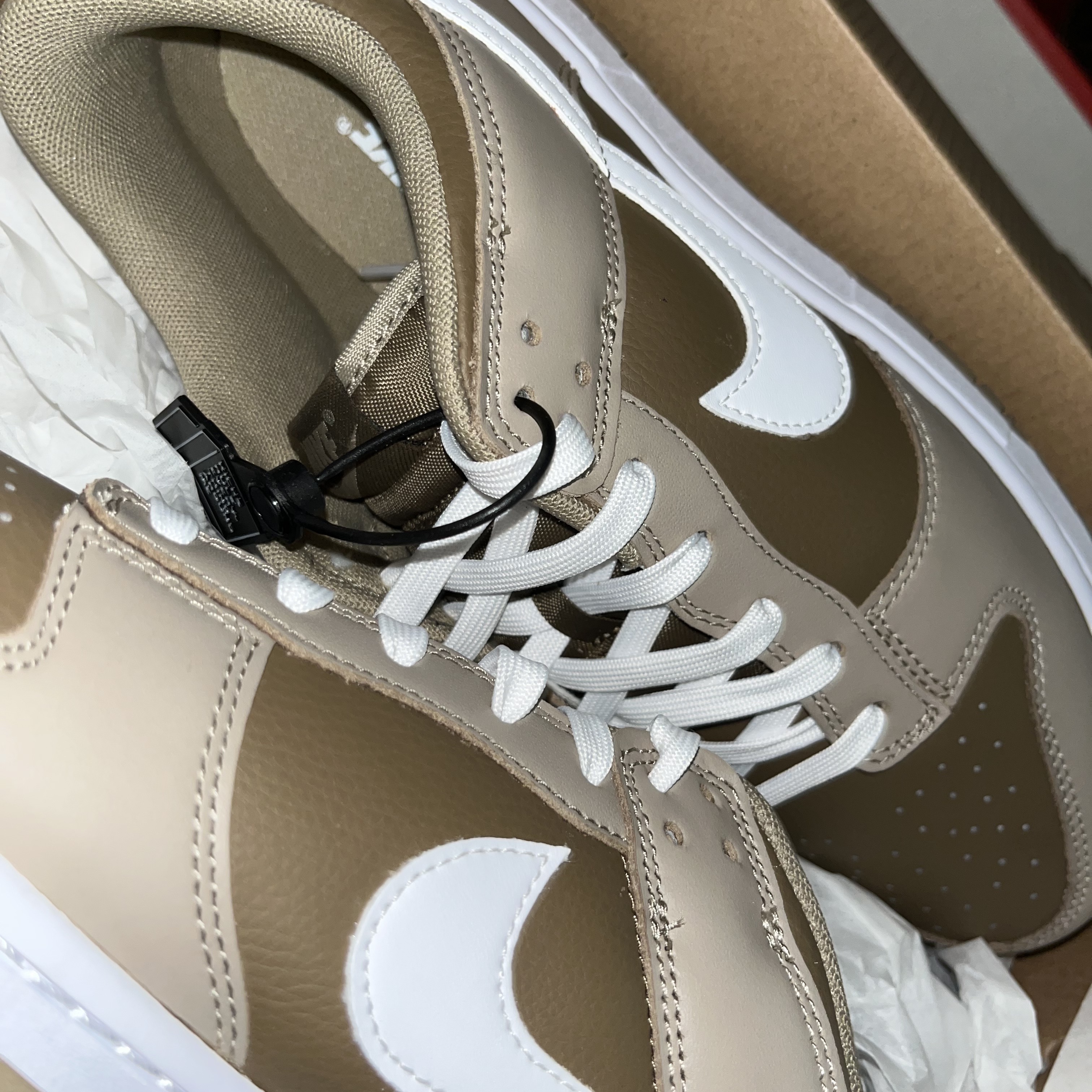 Nike Dunk Low Retro Khaki Hazel Rush 착용 스타일 - 2