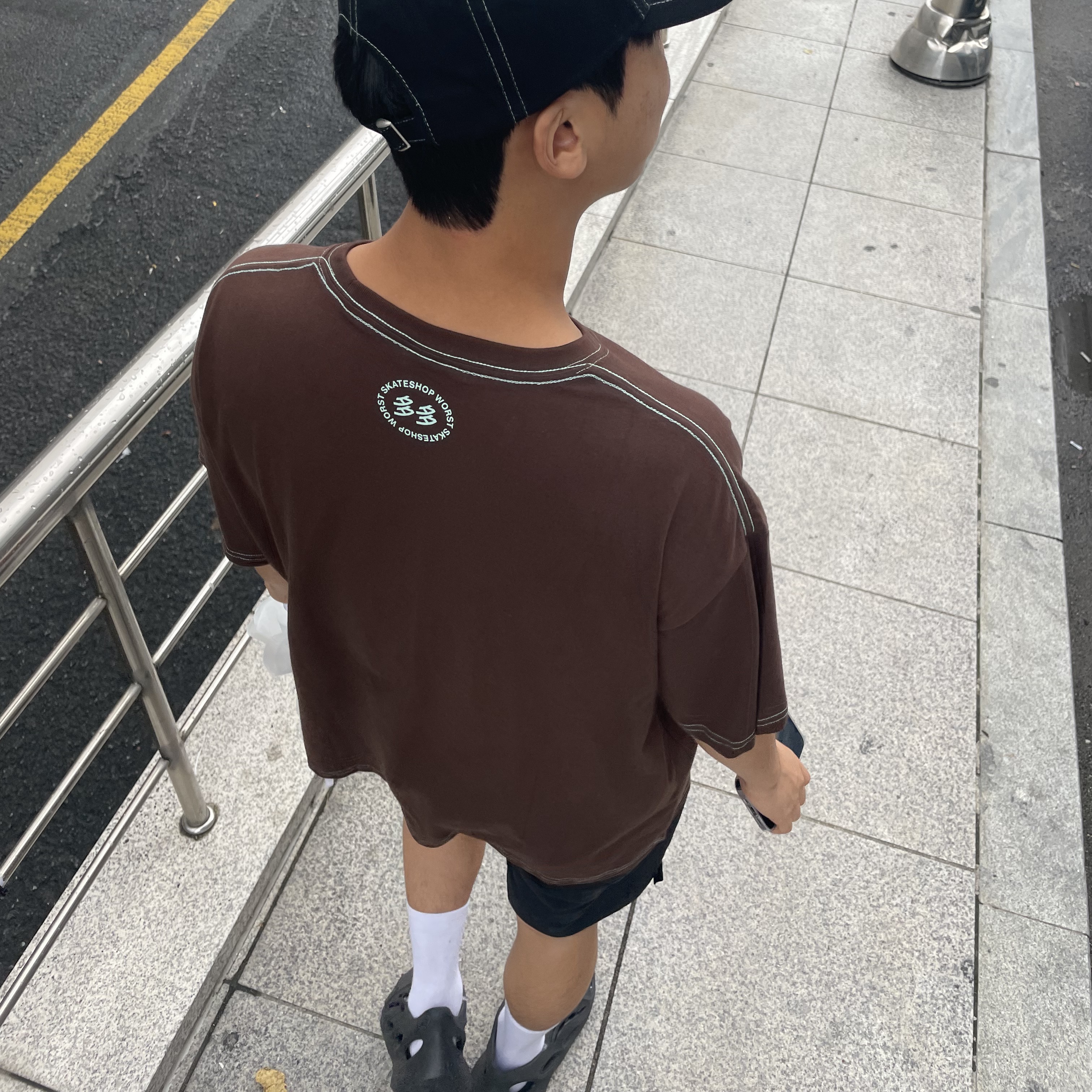 Dada x Worst Ollie S/S T-Shirt Brown 착용 스타일