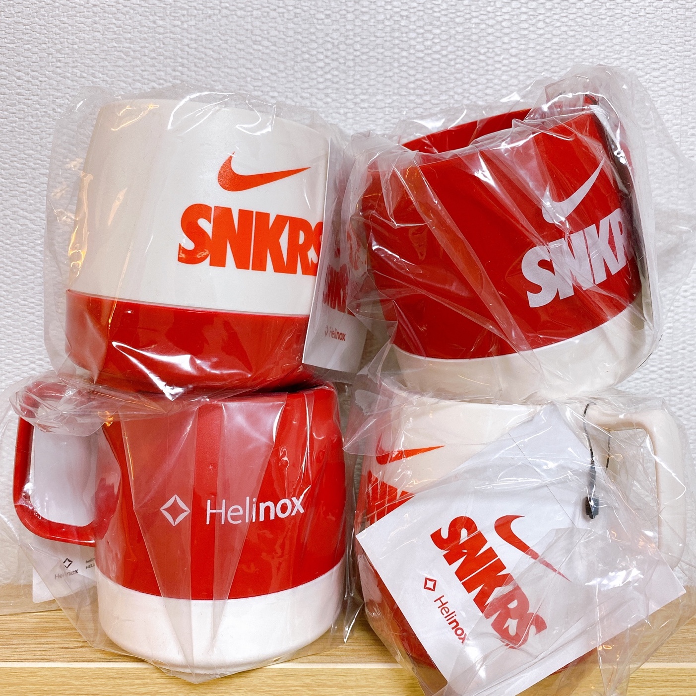 Helinox x Nike SNKRS Lounge Souvenir Dinex Mug White, Helinox x Nike SNKRS Lounge Souvenir Dinex Mug Red White 착용 스타일