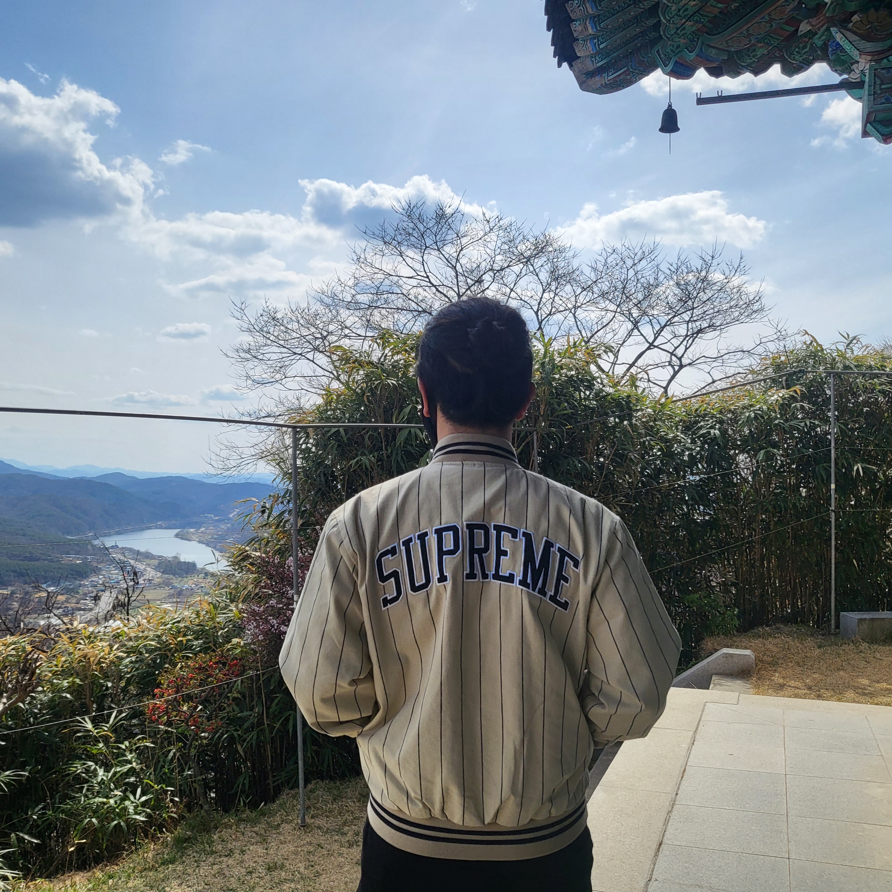 Supreme Pinstripe Varsity Jacket Tan - 19SS 착용 스타일