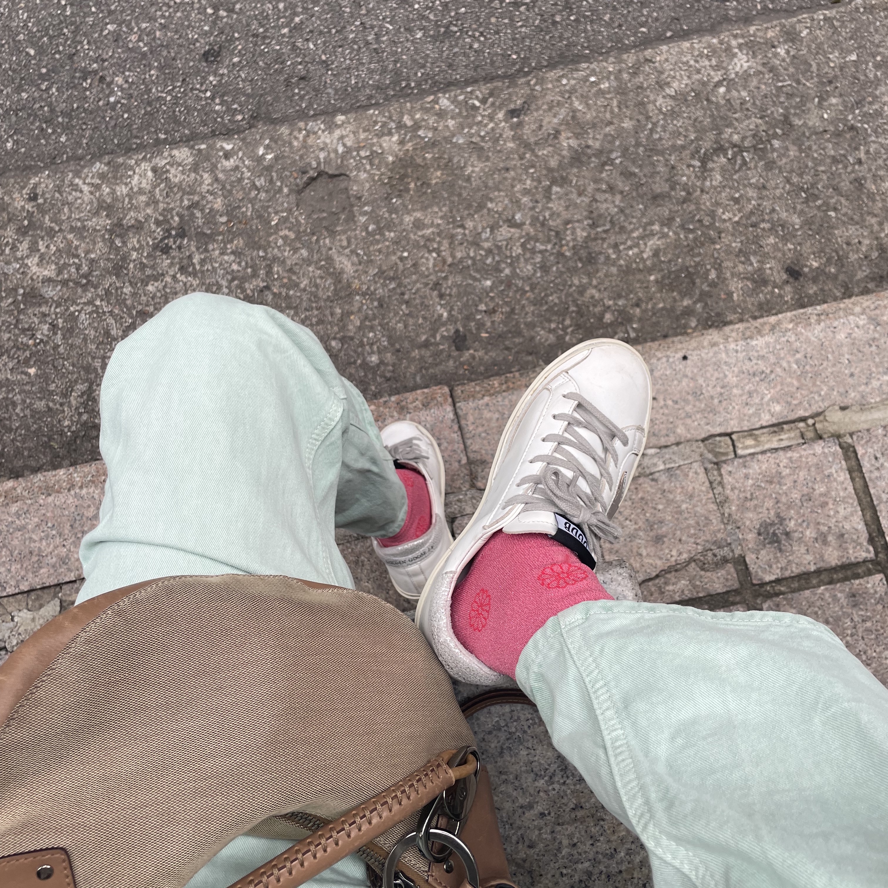 (W) Golden Goose Hi Star White Metallic Silver Heel Tab Sneakers 착용 스타일