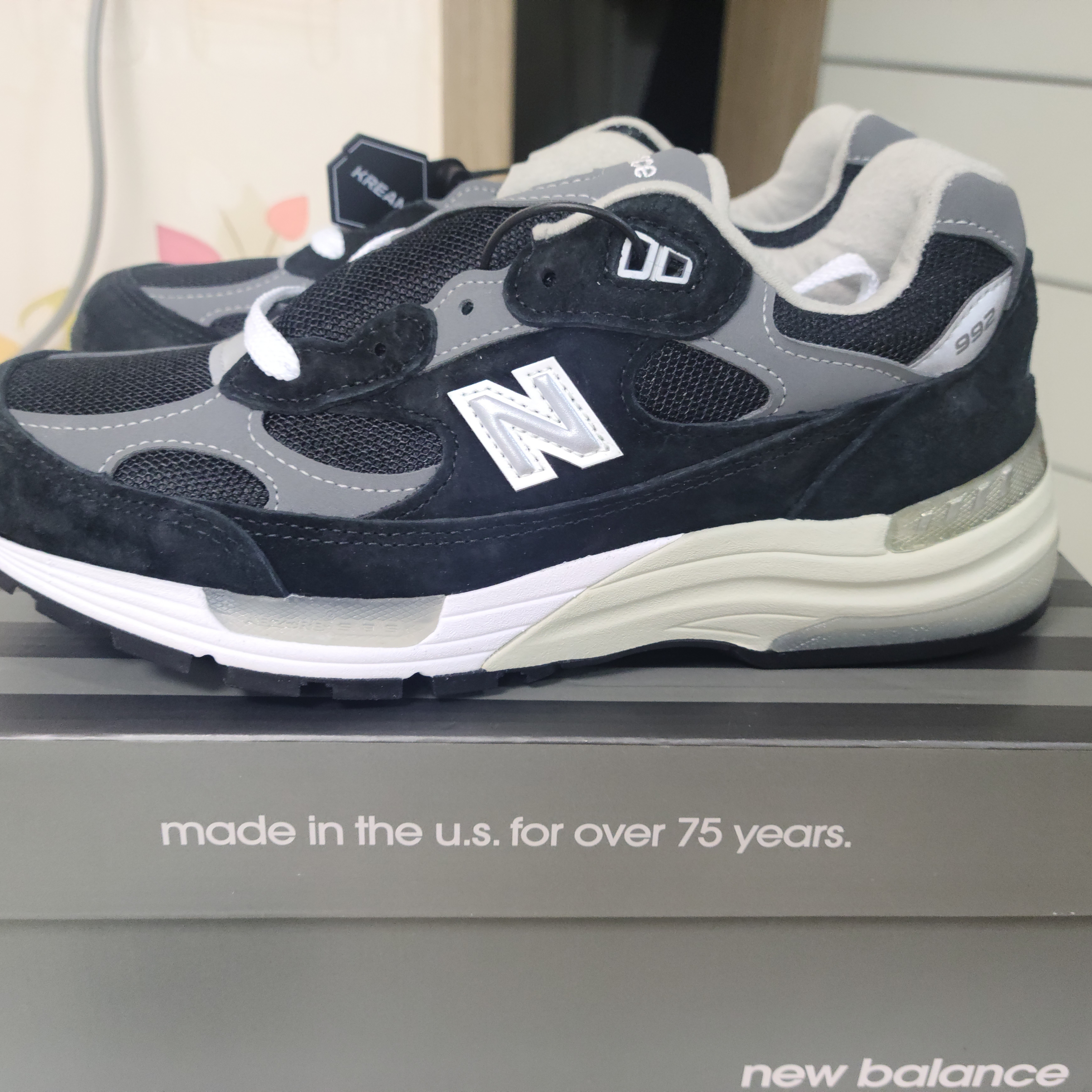 New Balance 2002R Black Dark Grey - JD Sports Exclusive, New Balance 992 Made in USA Black Grey 착용 스타일 - 2