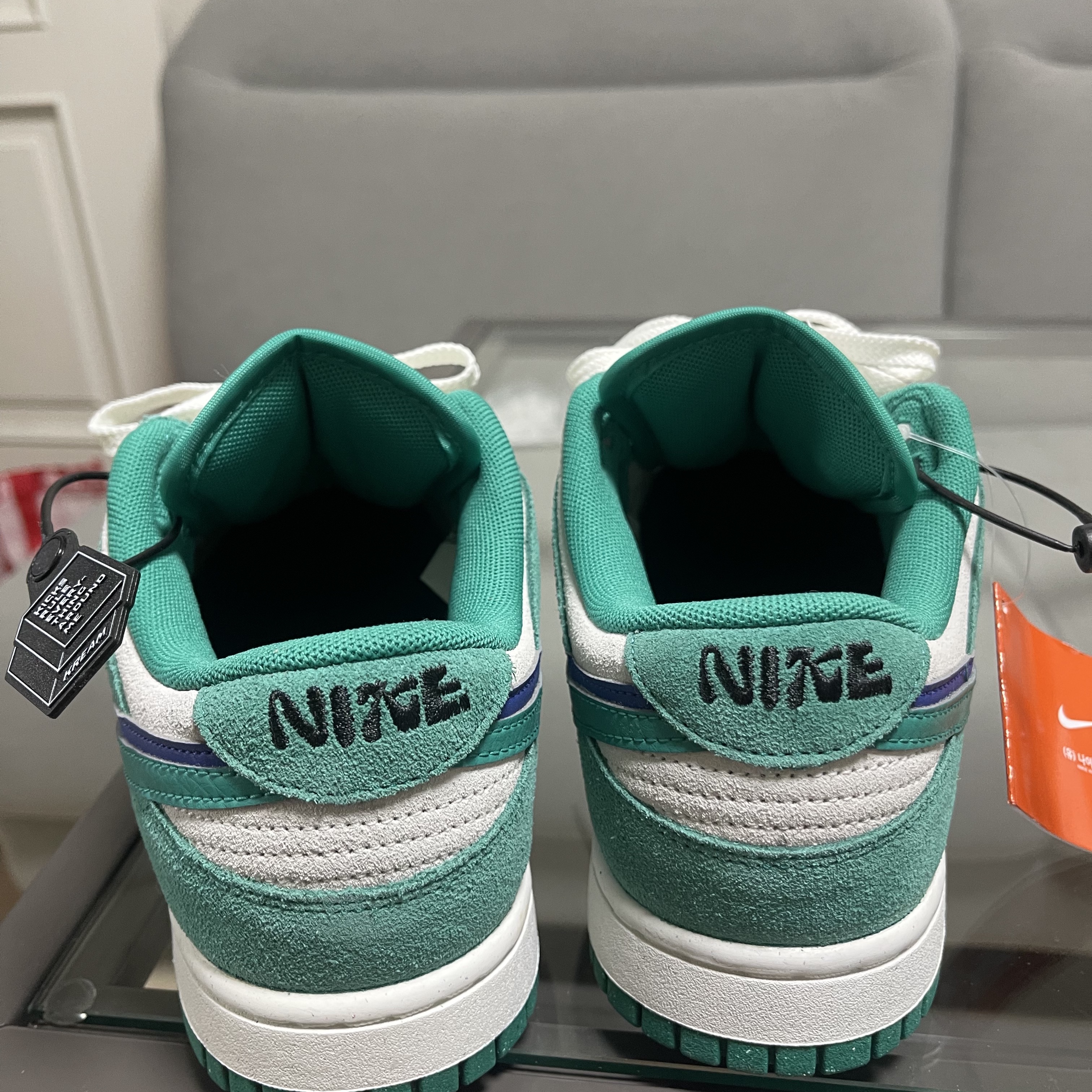 (W) Nike Dunk Low SE 85 Neptune Green and Sail 착용 스타일 - 4