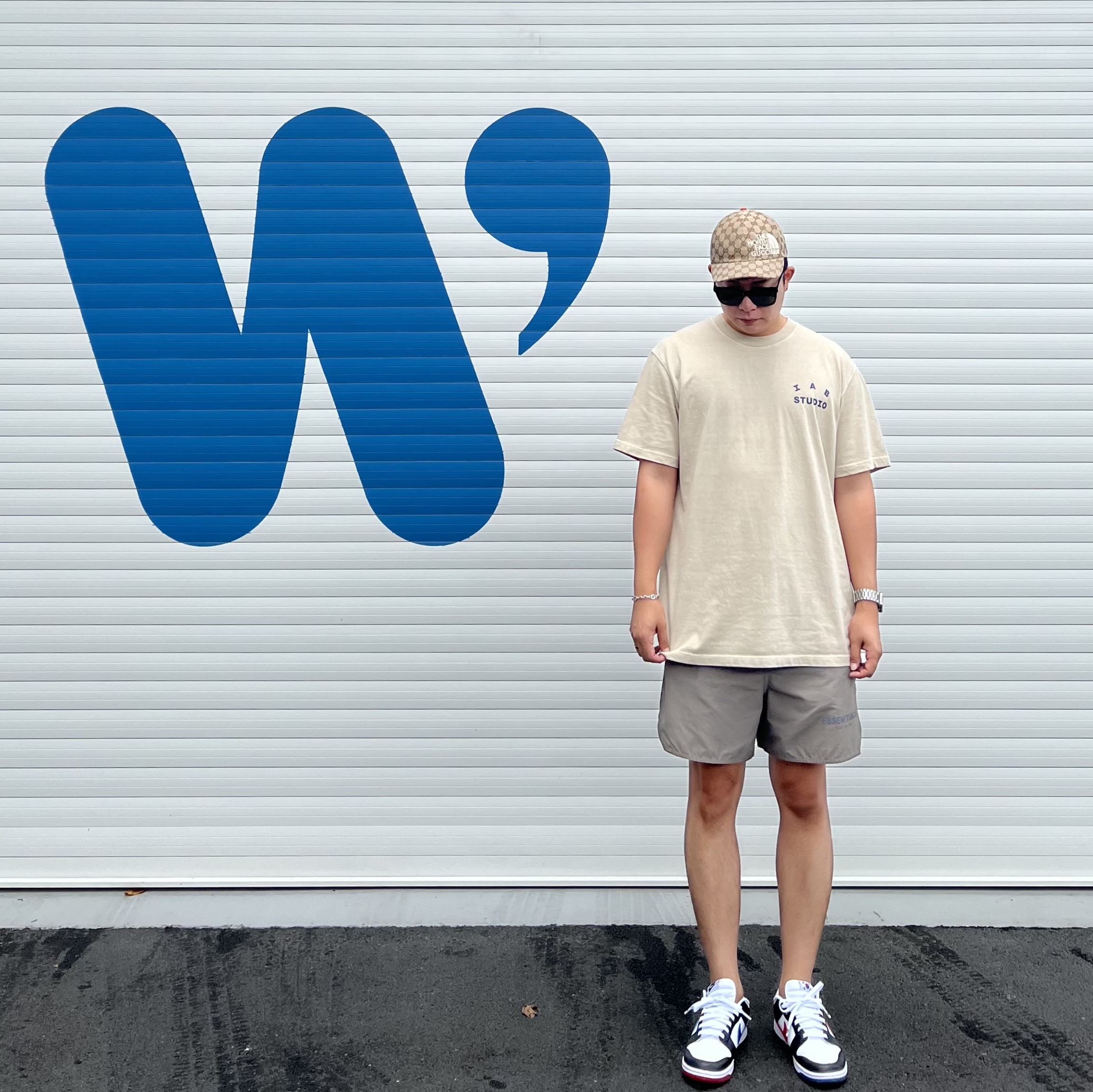 IAB Studio Pigment T-Shirt Oatmeal, Essentials Volley Shorts Cement - 20FW 착용 스타일
