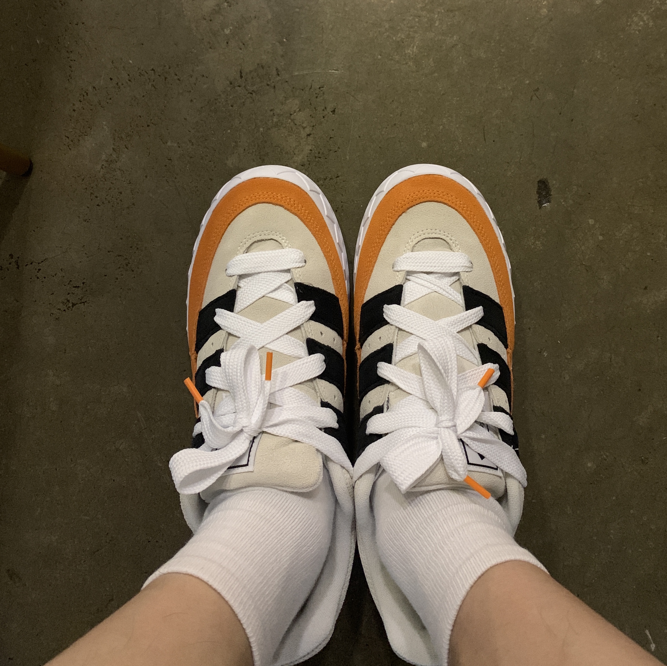 Adidas x Human Made Adimatic White 착용 스타일