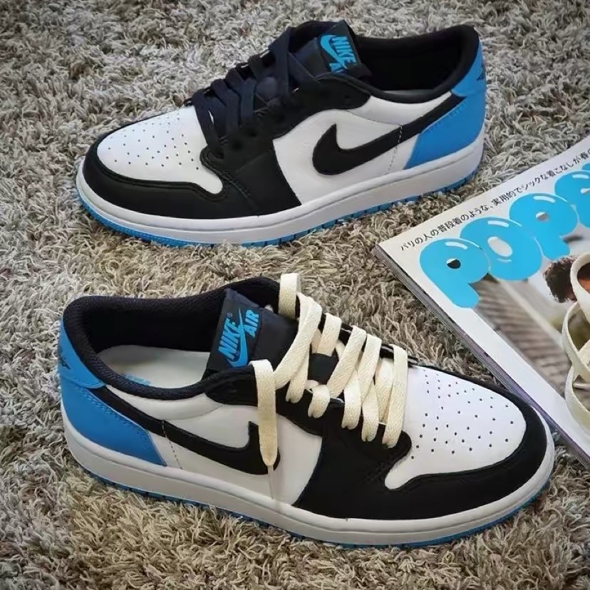 Jordan 1 Retro Low OG Black and Dark Powder Blue 착용 스타일