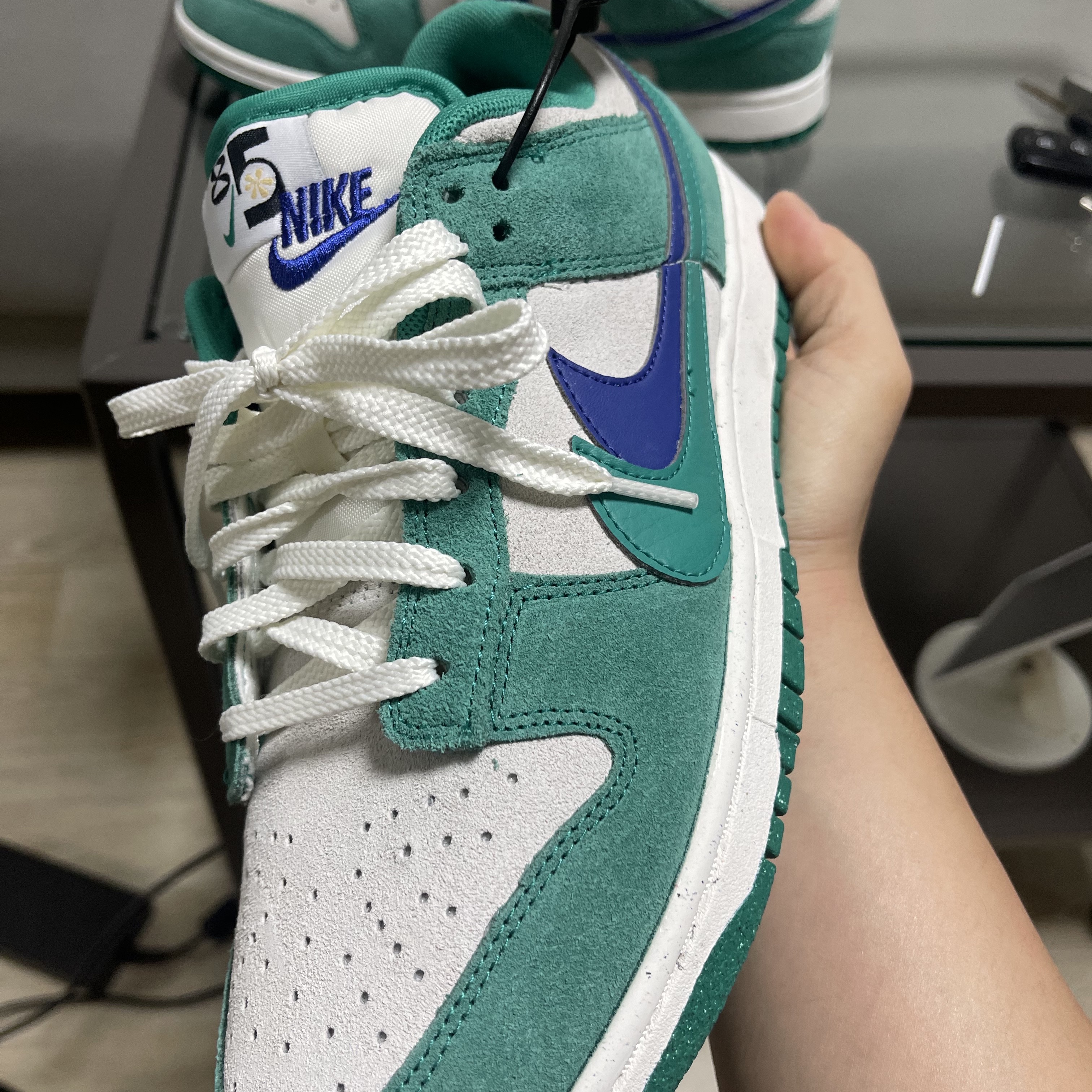 (W) Nike Dunk Low SE 85 Neptune Green and Sail 착용 스타일 - 3