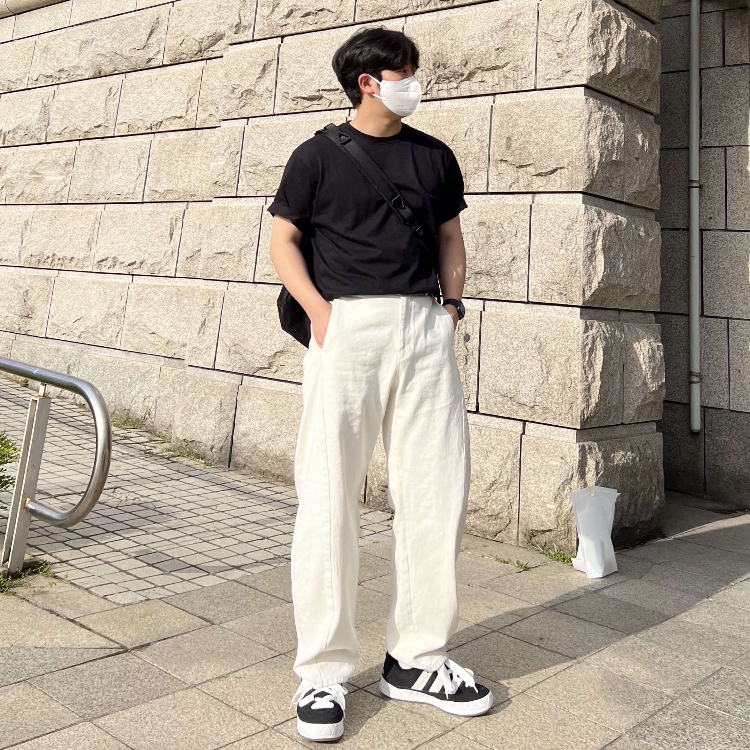 Adidas Adimatic Core Black 착용 스타일 - 1