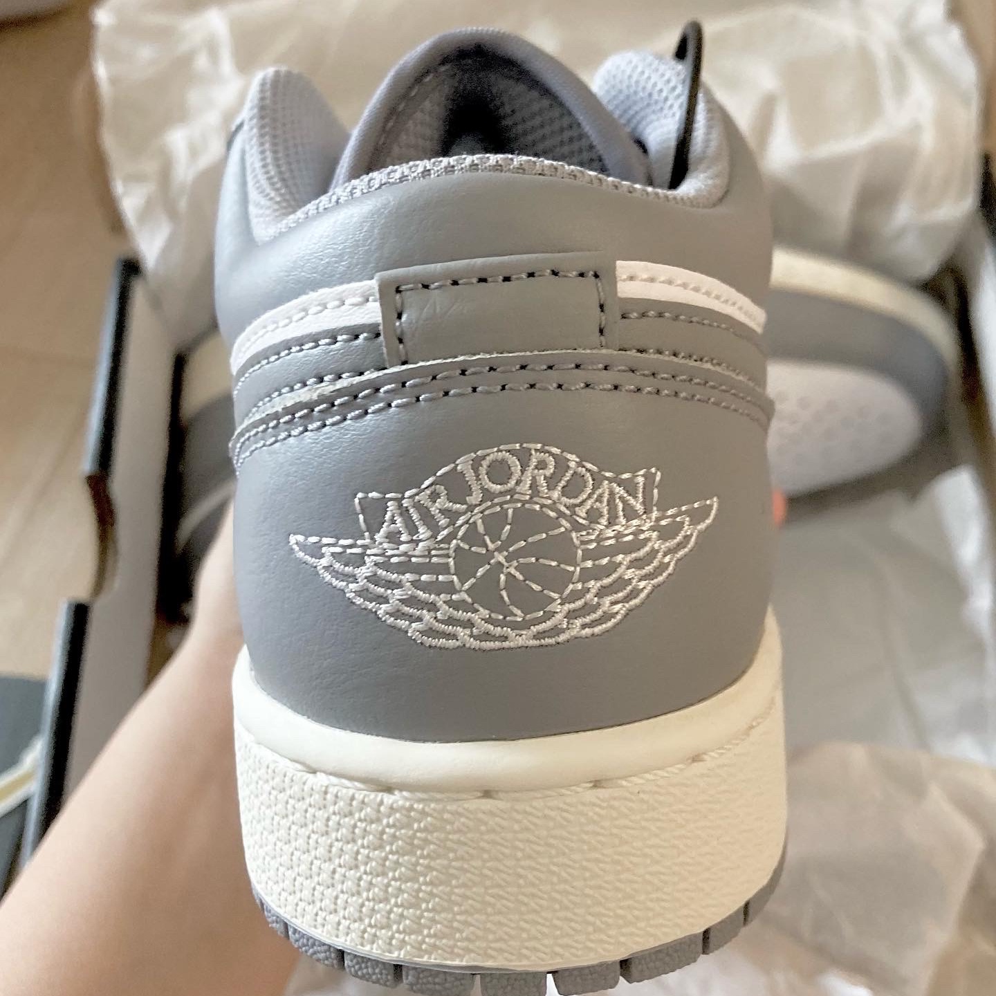 (GS) Jordan 1 Low Stealth and White 착용 스타일 - 3