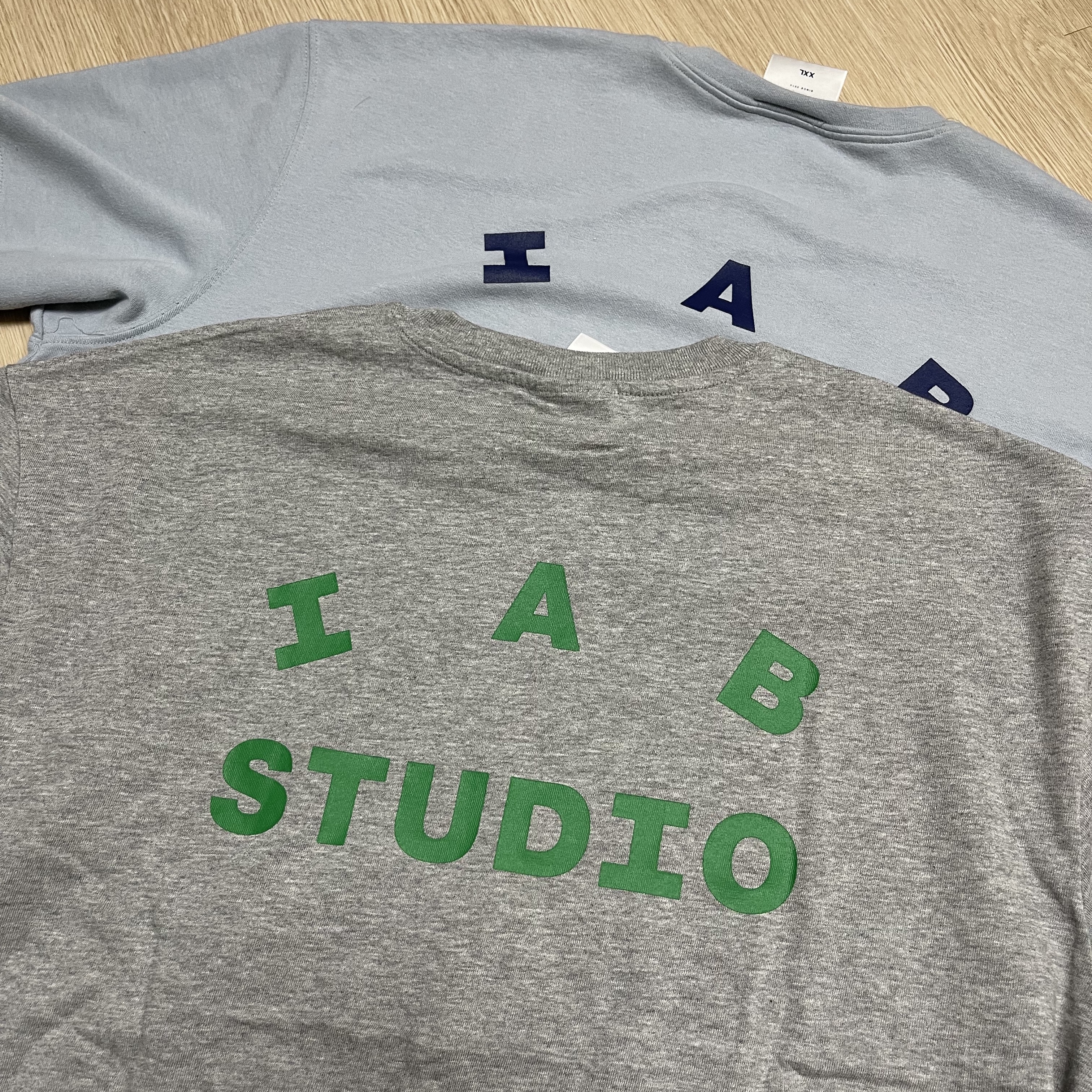 IAB Studio T-Shirt Gray Green - 22FW, IAB Studio T-Shirt Ash Blue - 21SS 착용 스타일 - 3