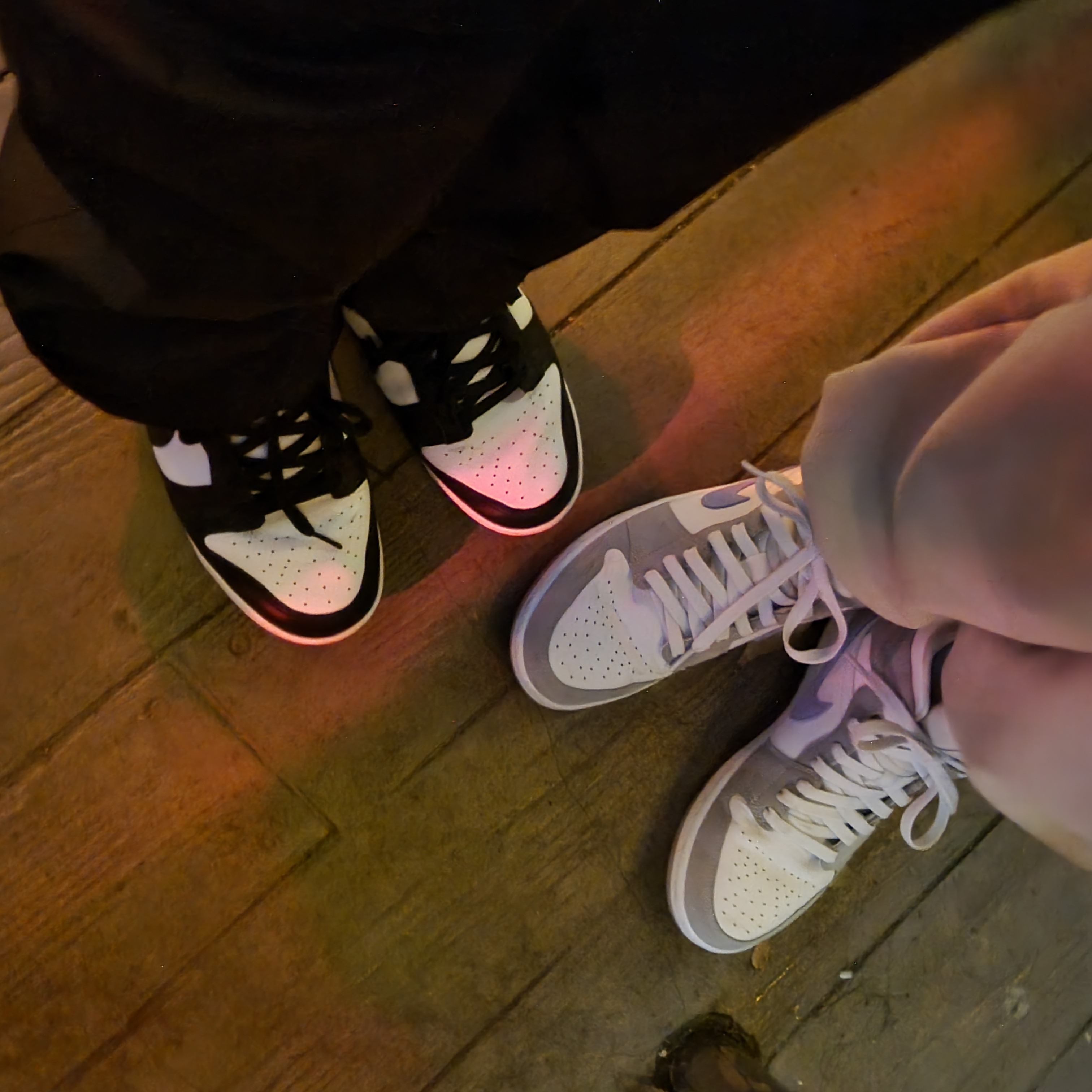 (W) Jordan 1 Mid Wolf Grey, Nike Dunk Low Retro Black 착용 스타일