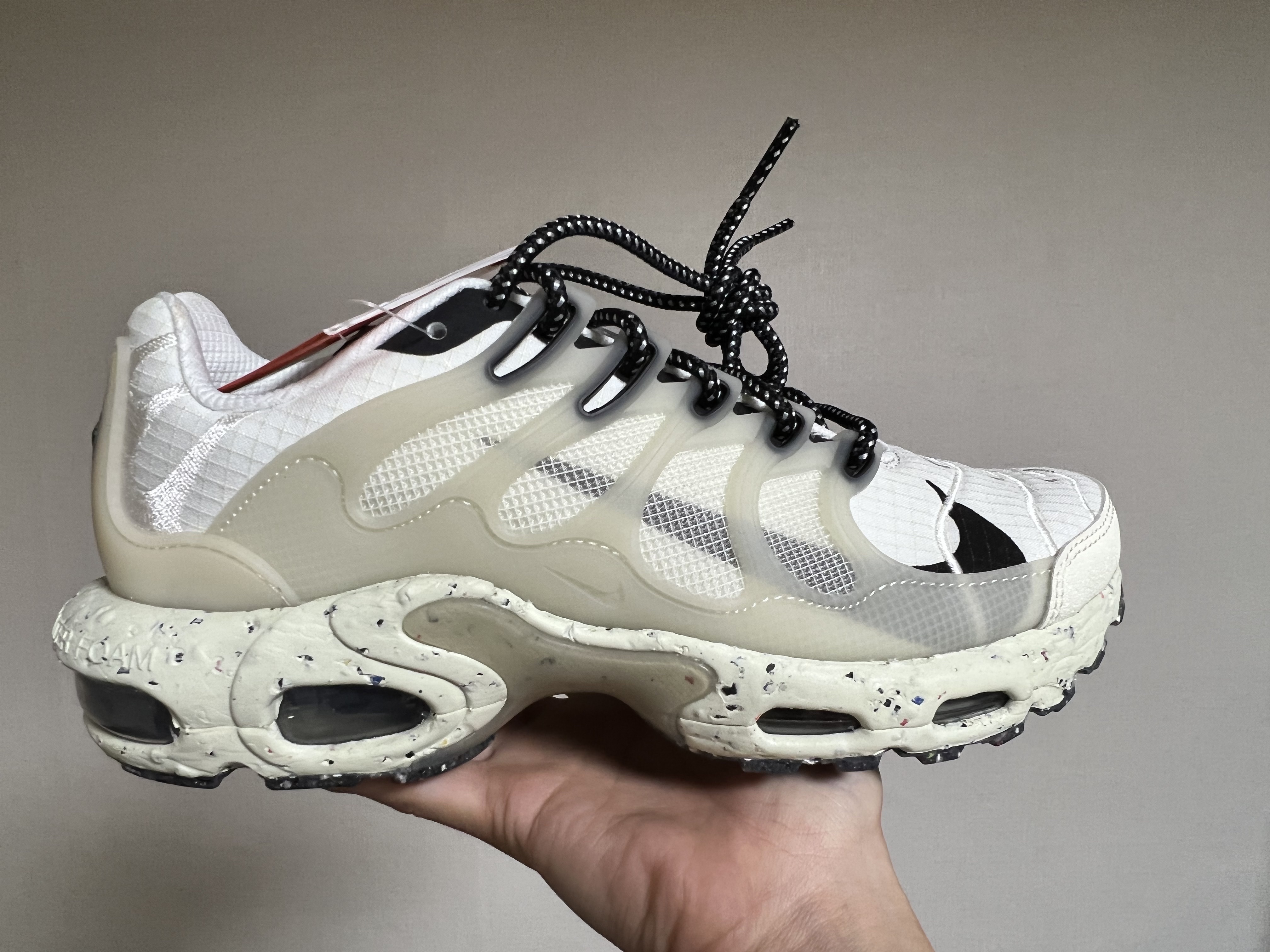 Nike Air Max Terrascape Plus Sail and Sea Glass 착용 스타일