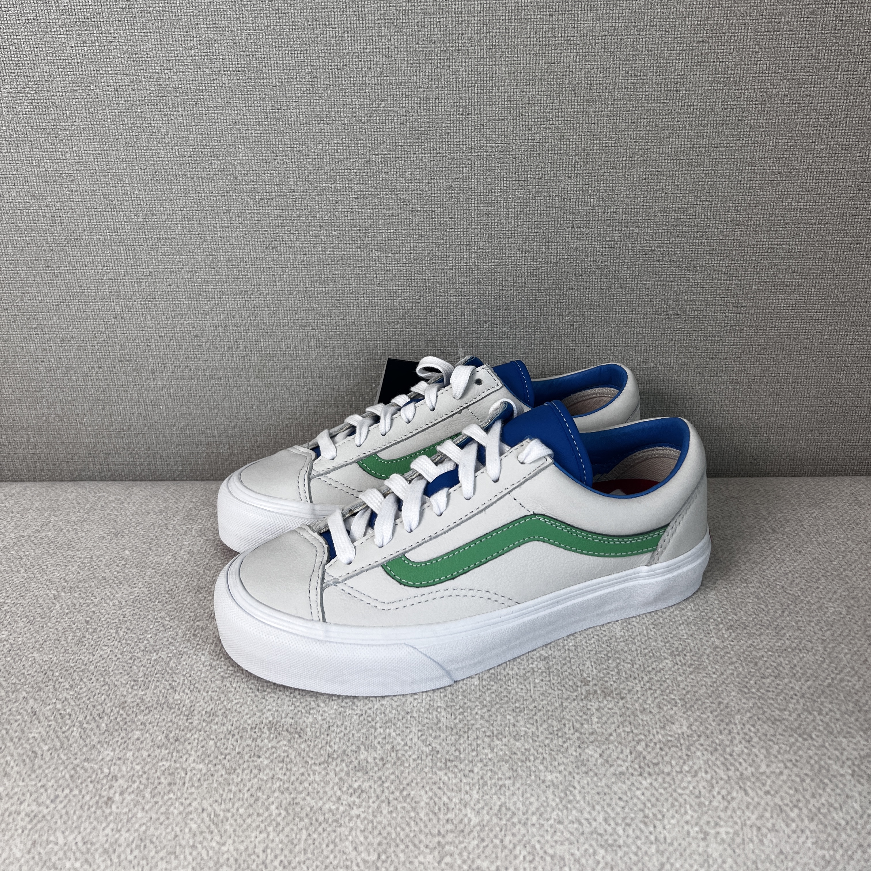 Vans Vault OG Style 36 LX White Island Green 착용 스타일