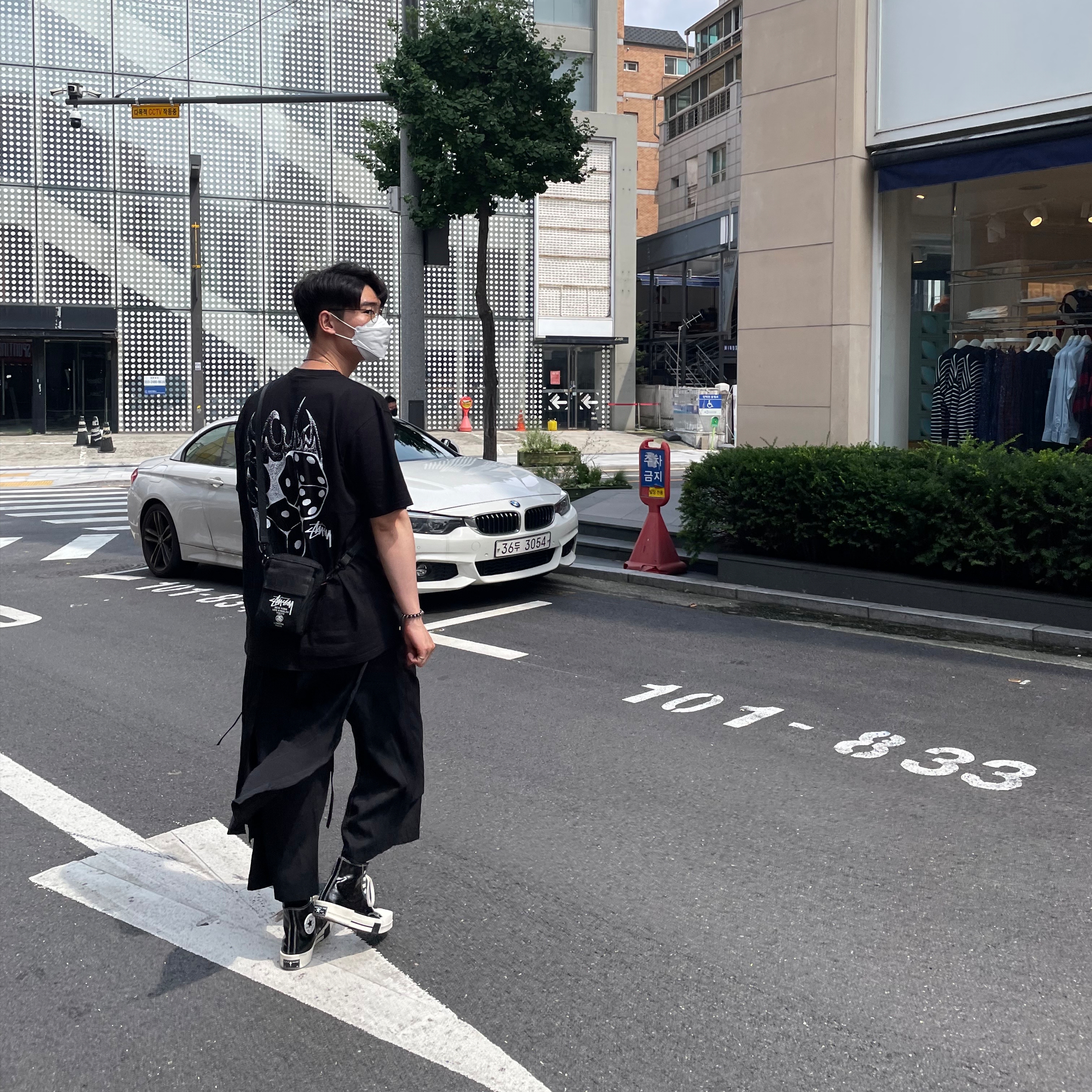 Converse x Drkshdw Turbodrk Chuck 70 Hi Black Lacquered Denim, Stussy Fire Dice T-Shirt Black 착용 스타일 - 2