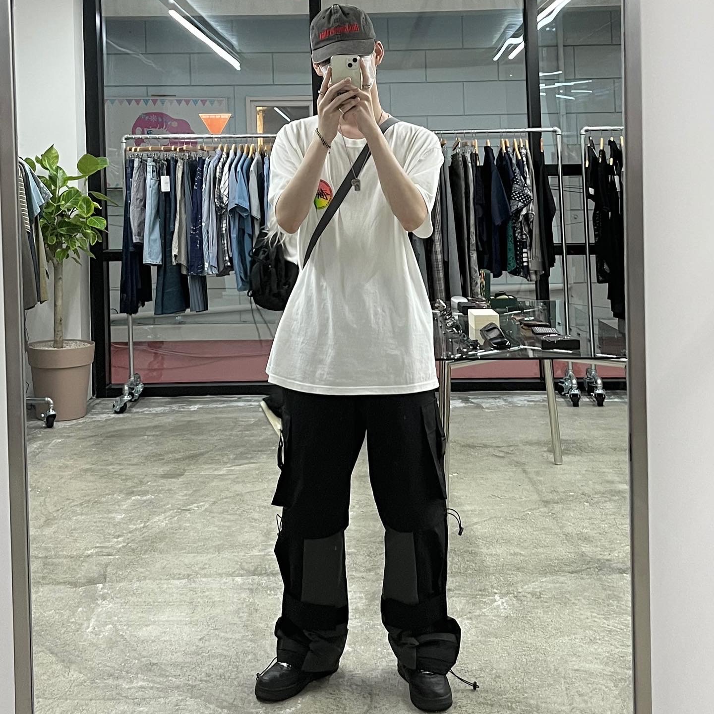 Nike x Supreme Air Force 1 Low Black 착용 스타일 - 1