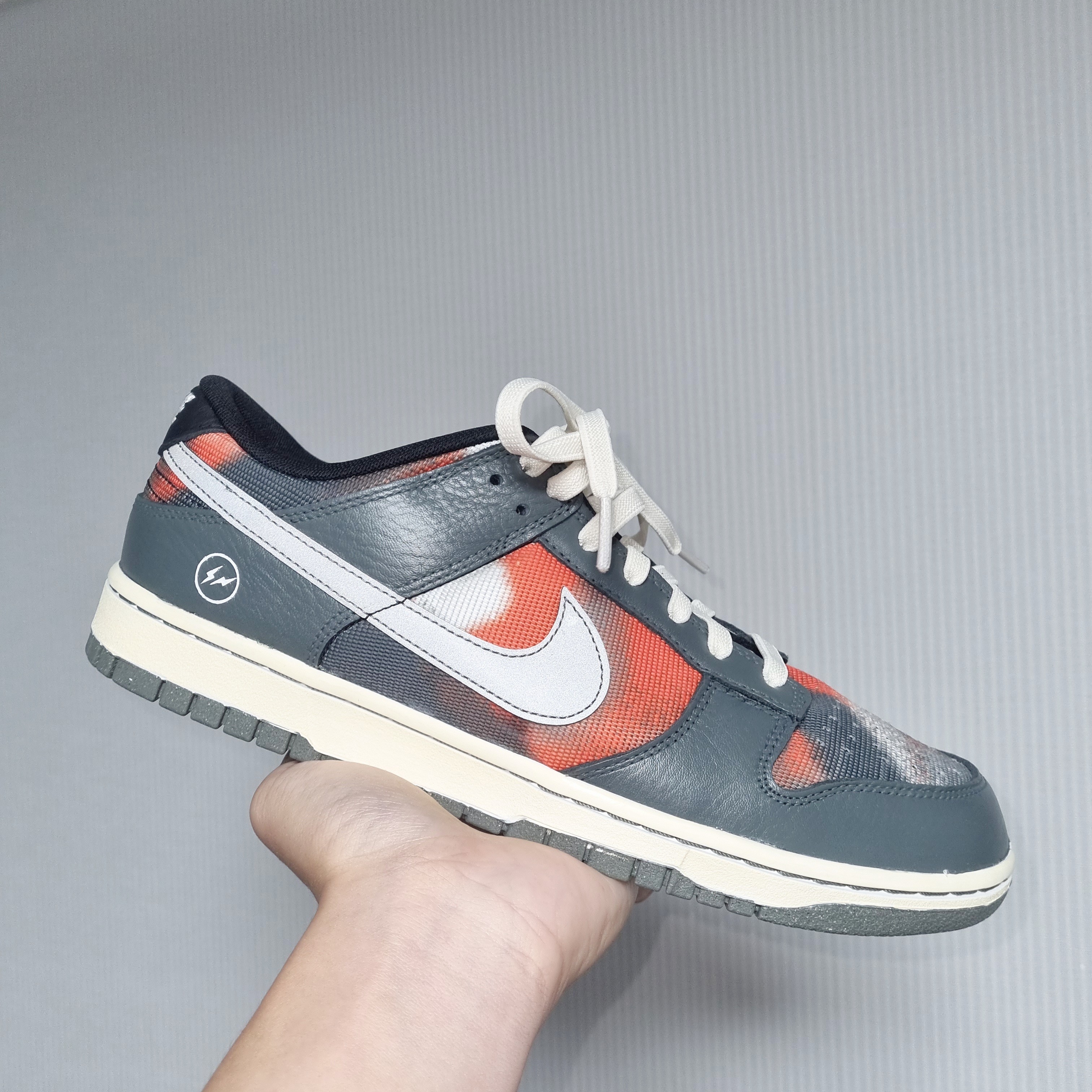 Nike Dunk Low Retro PRM Black and Tumbled Grey 착용 스타일 - 1