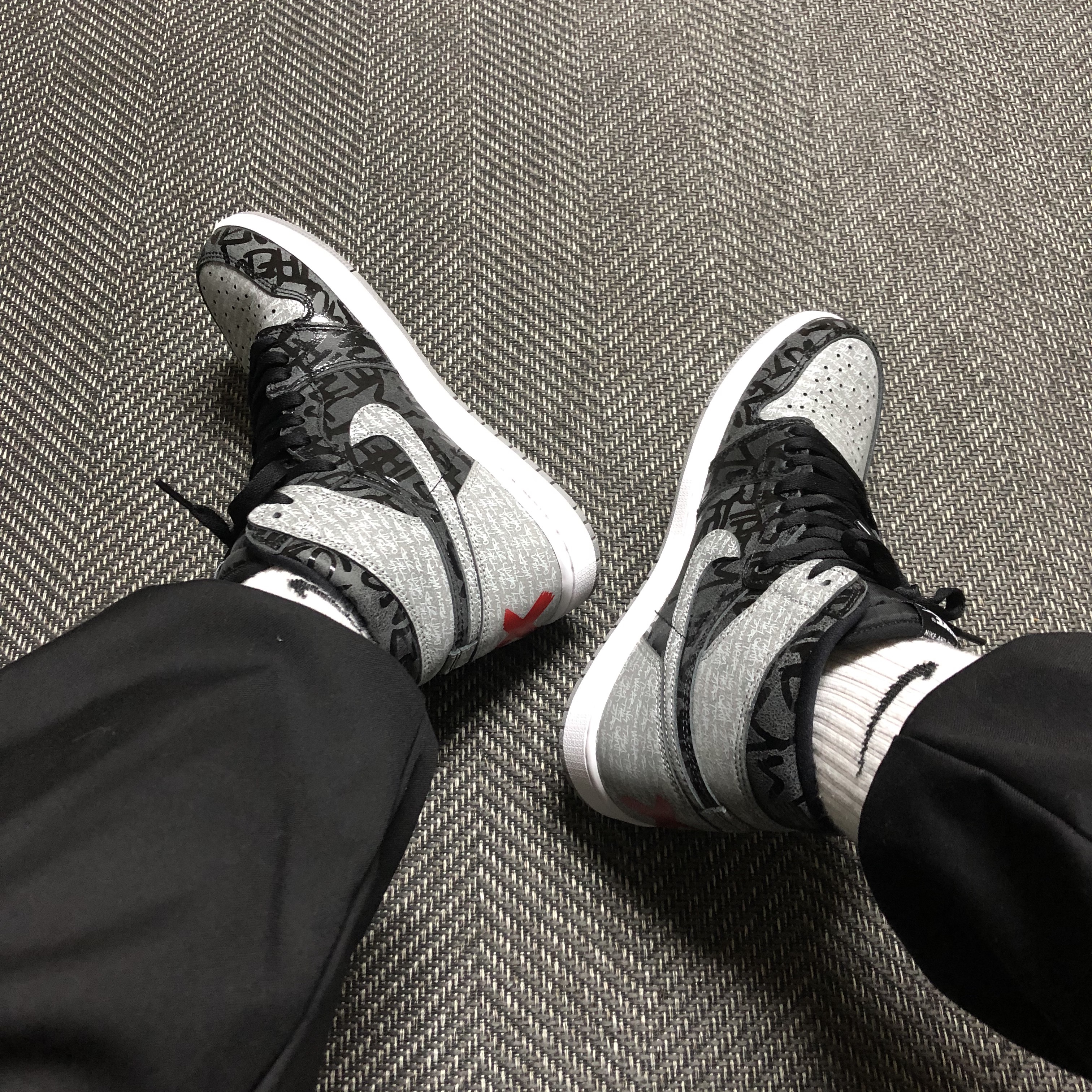 Jordan 1 Retro High OG Rebellionaire 착용 스타일