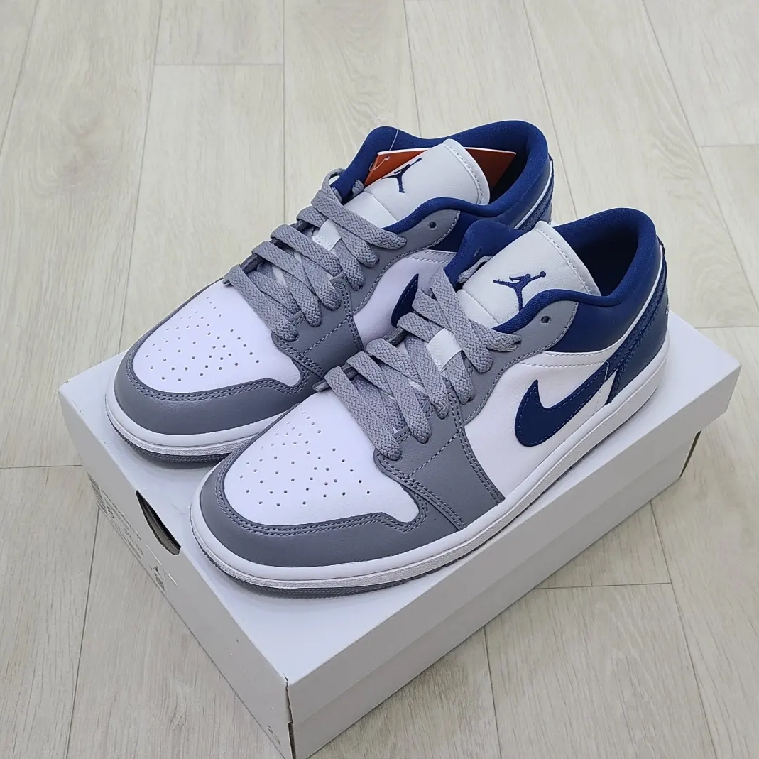 (W) Jordan 1 Low White Grey Blue 착용 스타일 - 2