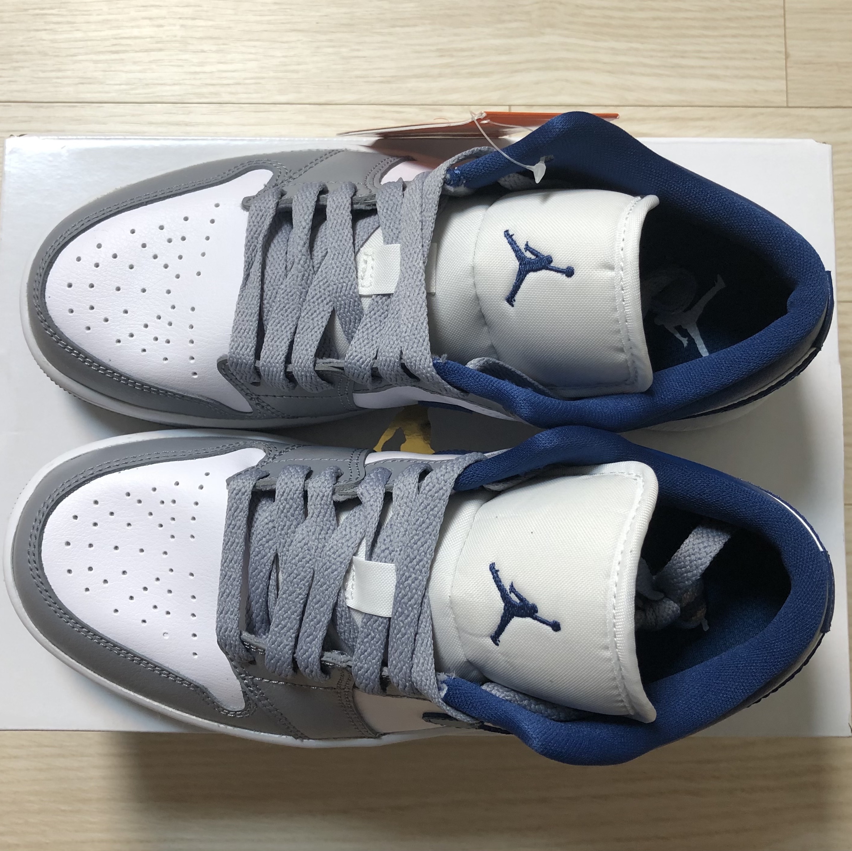 (W) Jordan 1 Low White Grey Blue 착용 스타일 - 2