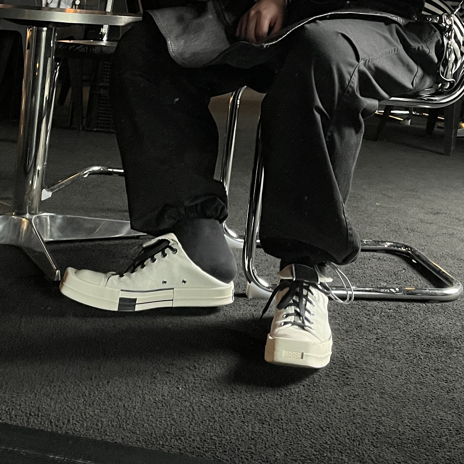Converse x Drkshdw Turbodrk Chuck 70 Ox Lilly White 착용 스타일 - 1