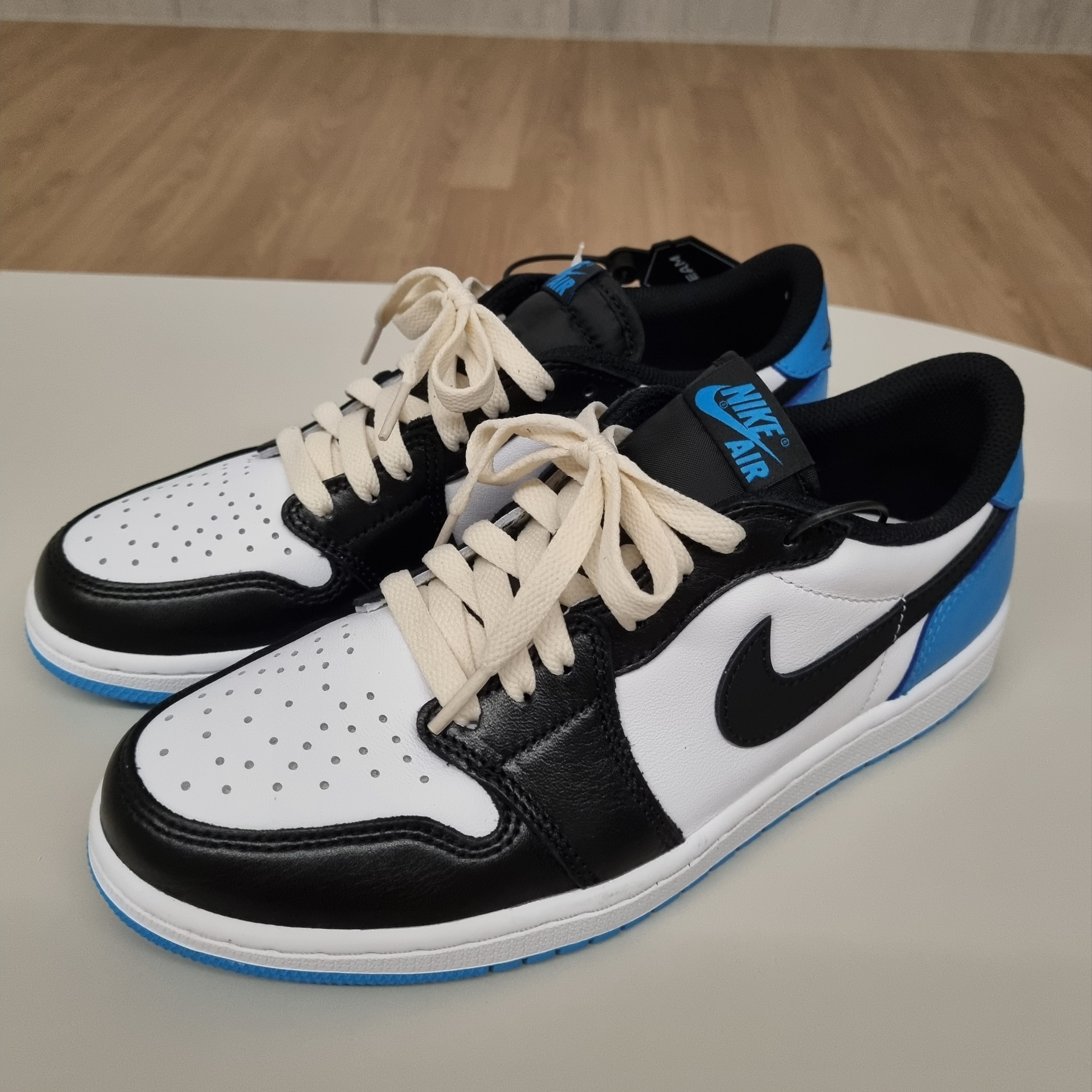 Jordan 1 Retro Low OG Black and Dark Powder Blue, (W) Jordan 1 Retro Low OG Black and Dark Powder Blue 착용 스타일