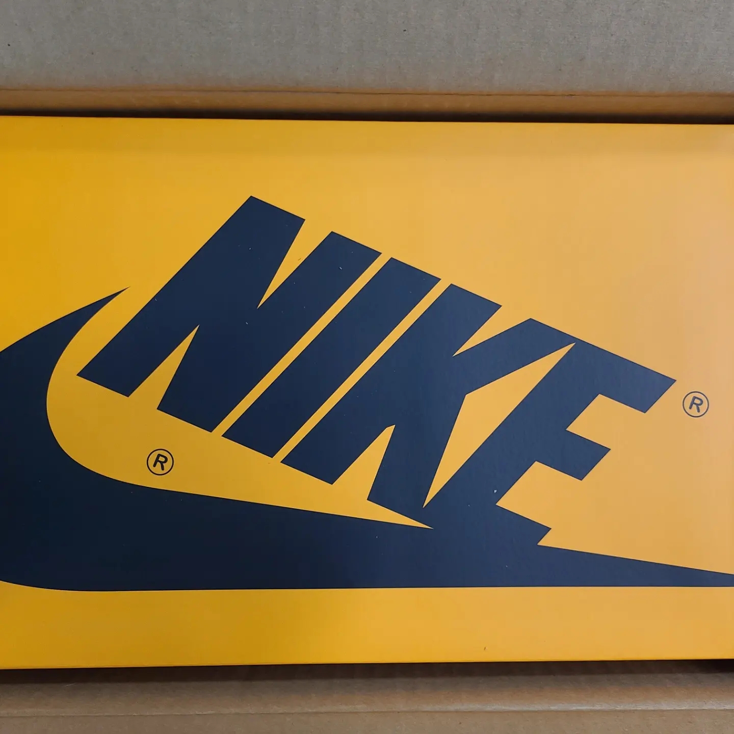 Jordan 1 Retro High OG Taxi 착용 스타일 - 1