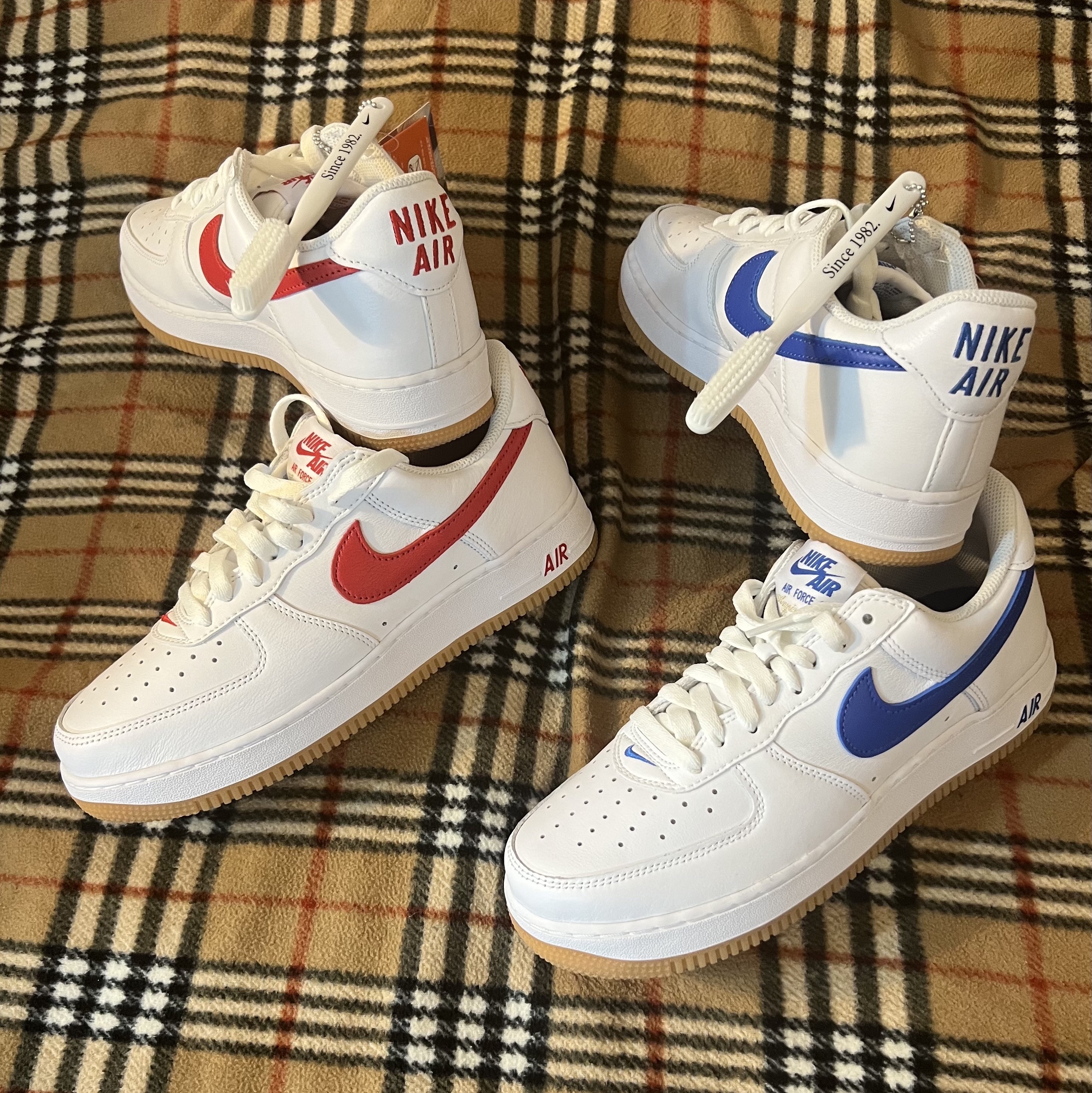 Nike Air Force 1 Low Retro Color of the Month Varsity Royal, Nike Air Force 1 Low Retro Color of the Month University Red 착용 스타일