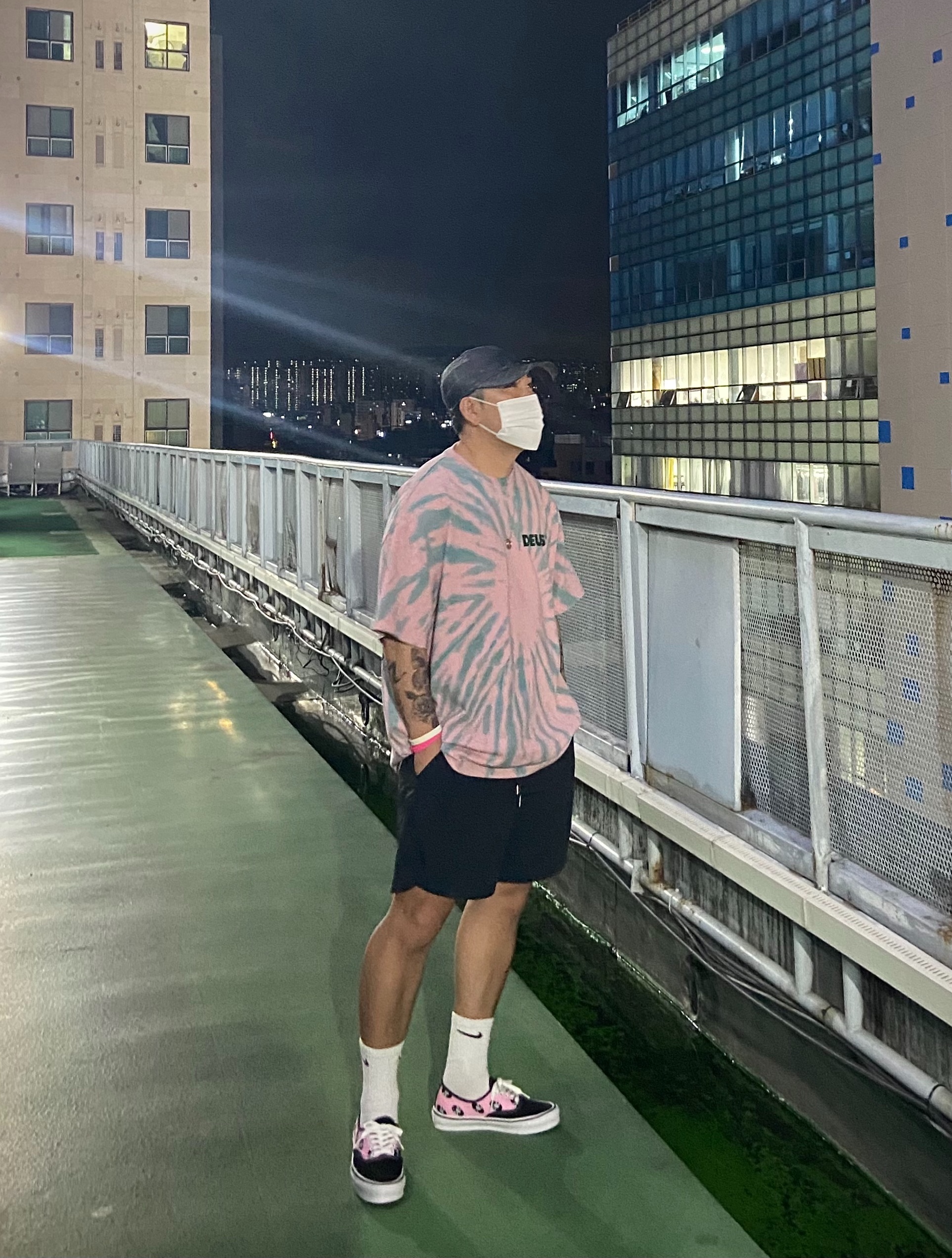 Stone Island 99598 Reflective Grid On Lamy Cap Pewter Grey - 21SS, Vans Vault x Wacko Maria OG Authentic LX Pink 착용 스타일