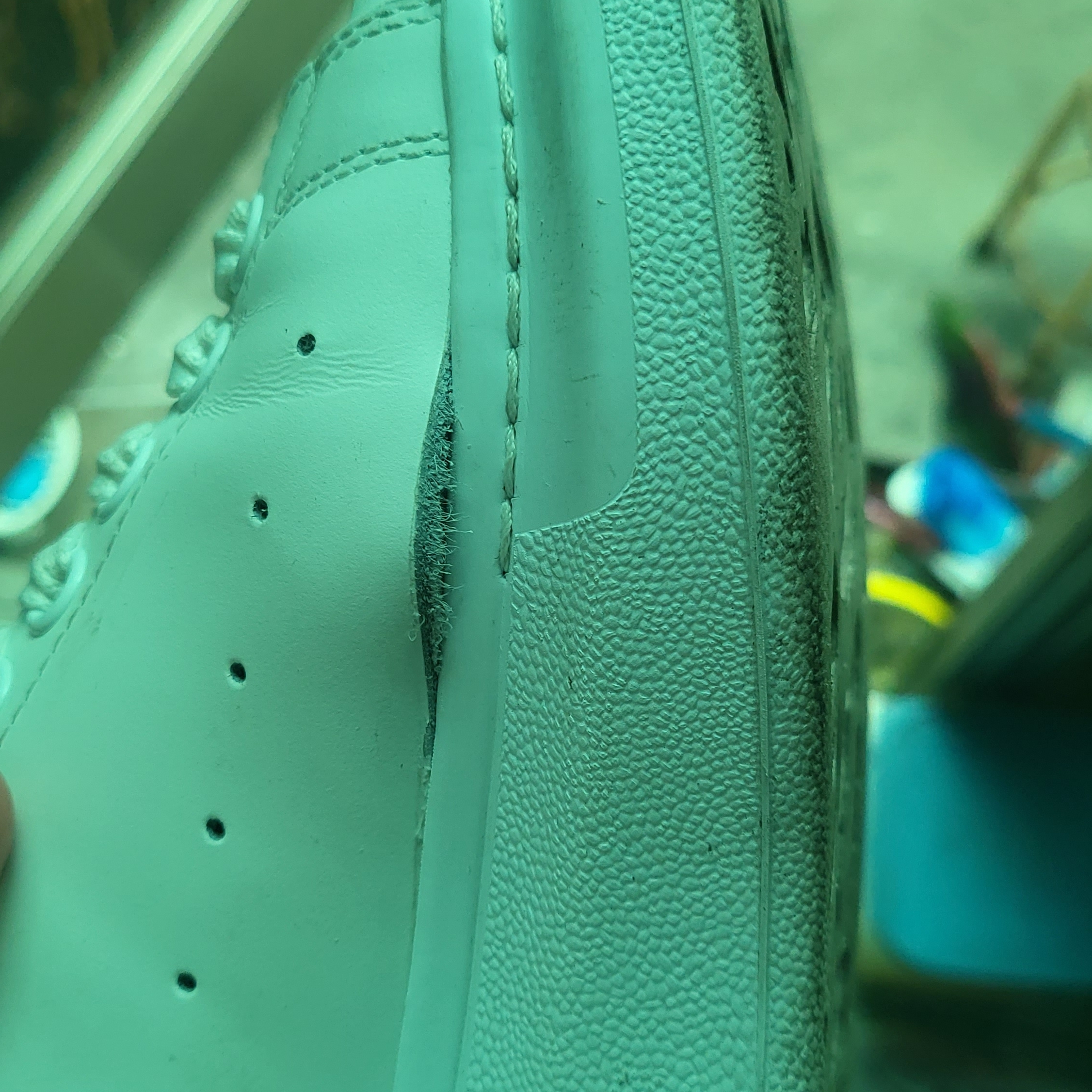 Alexander McQueen Oversized Sneakers White Black 착용 스타일