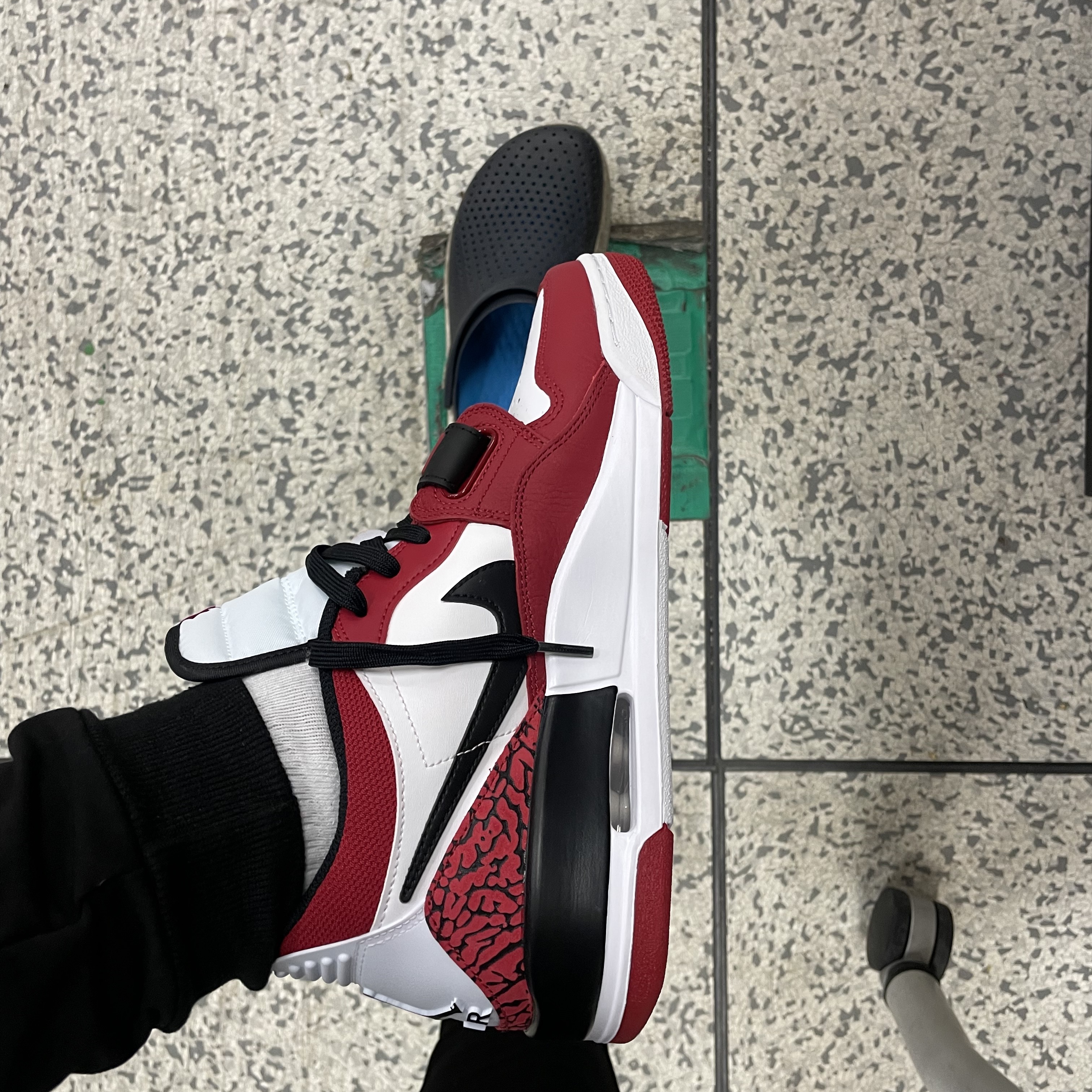 Jordan Legacy 312 Low Fire Red 착용 스타일 - 2