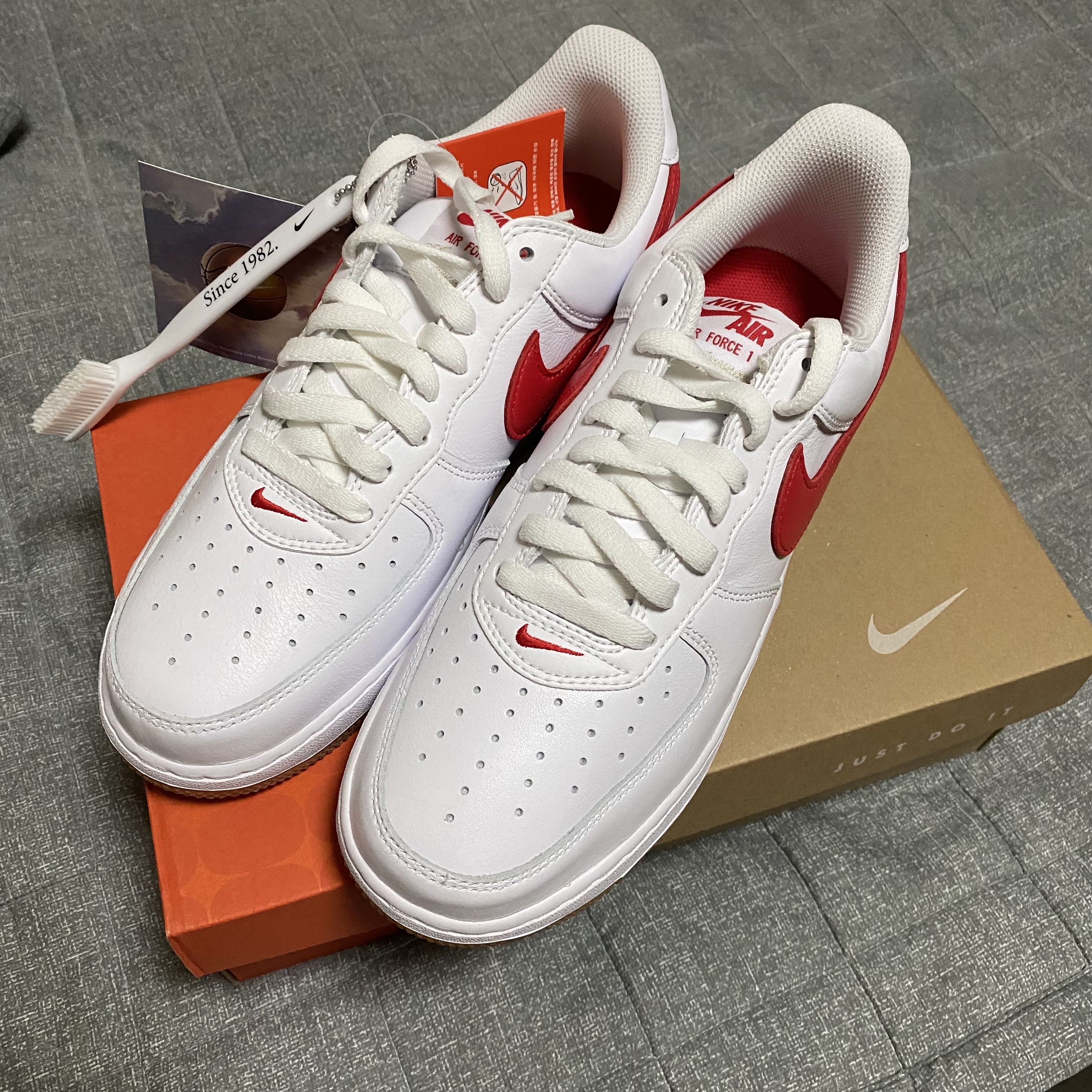 Nike Air Force 1 Low Retro Color of the Month University Red 착용 스타일 - 1
