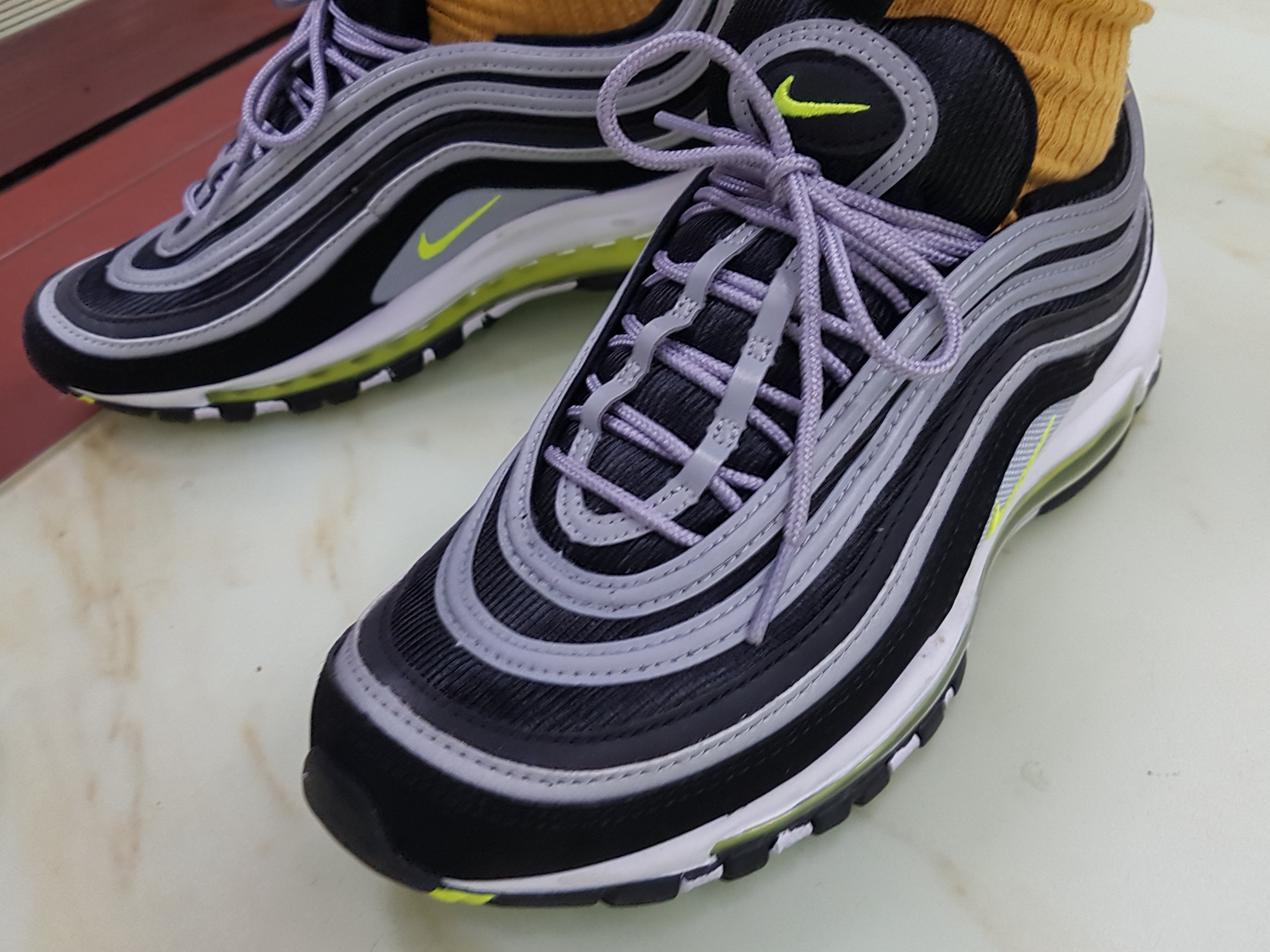 Nike Air Max 97 OG Royal Neon, Nike Air Max 97 OG Black Volt Asia 착용 스타일 - 2