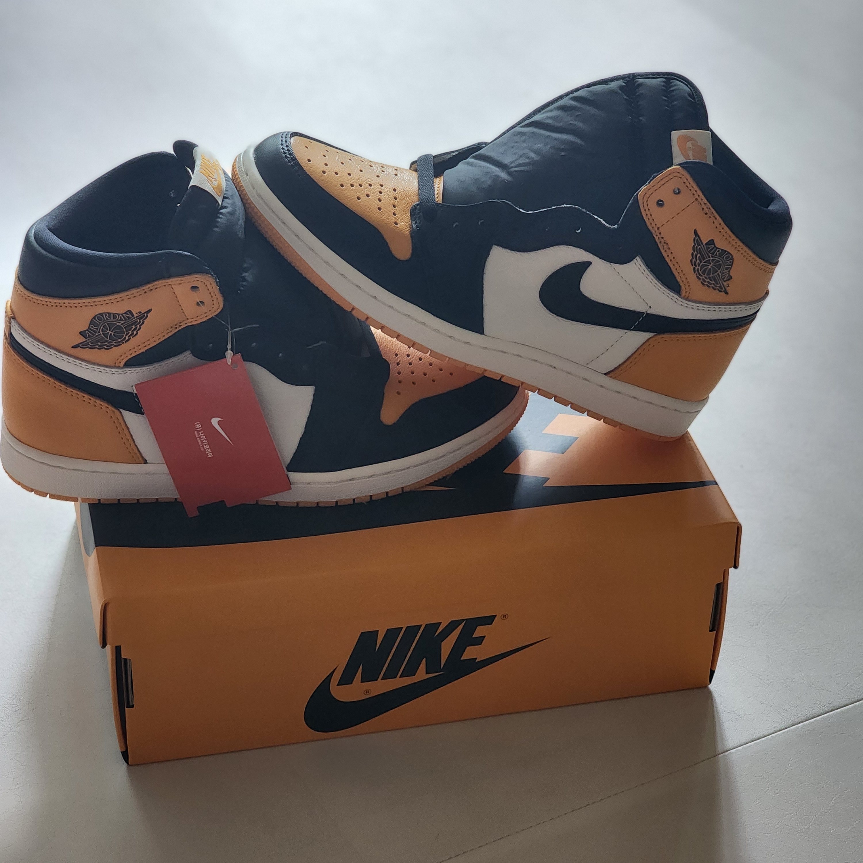 Jordan 1 Retro High OG Taxi 착용 스타일 - 1
