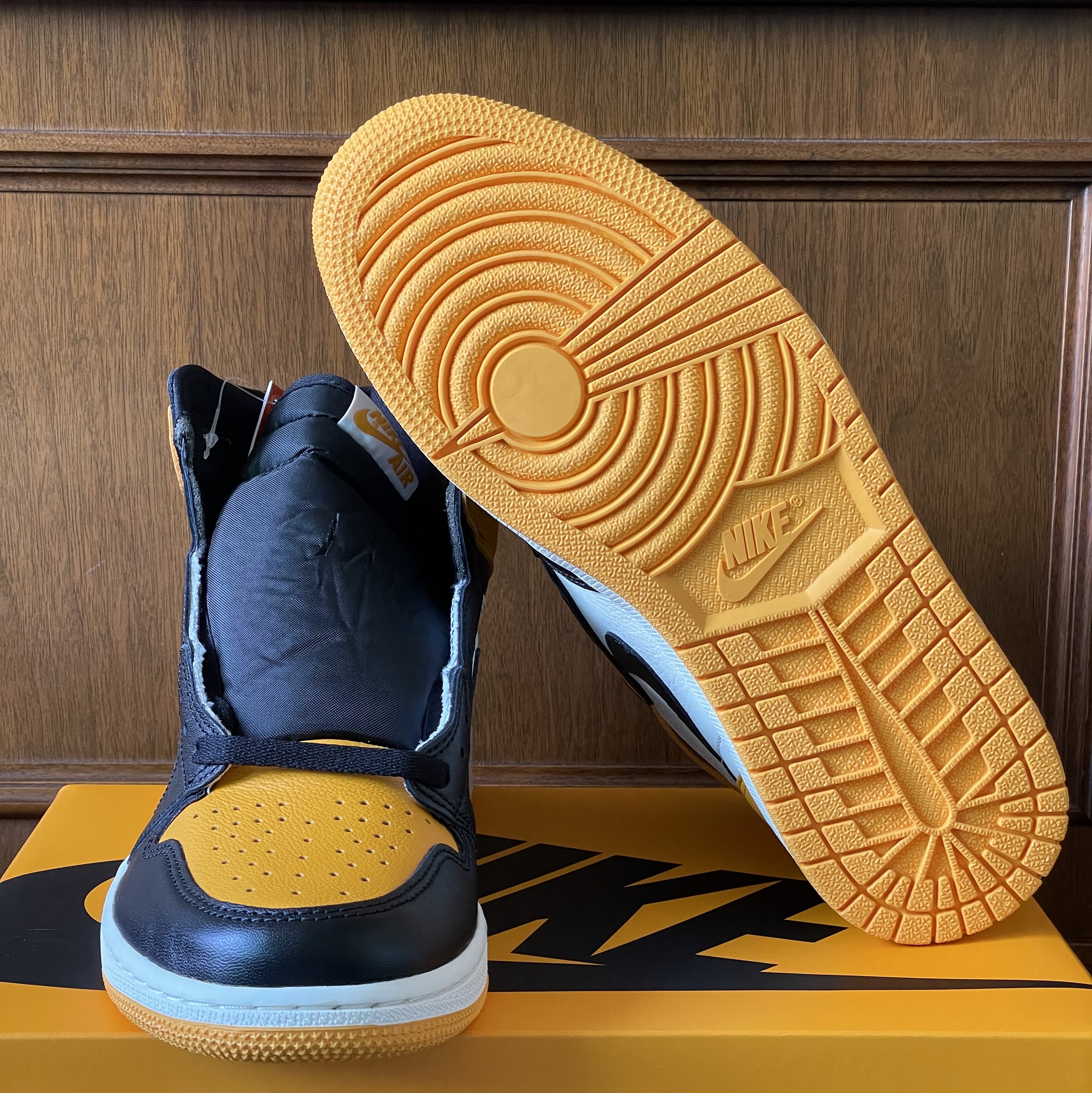Jordan 1 Retro High OG Taxi 착용 스타일 - 5