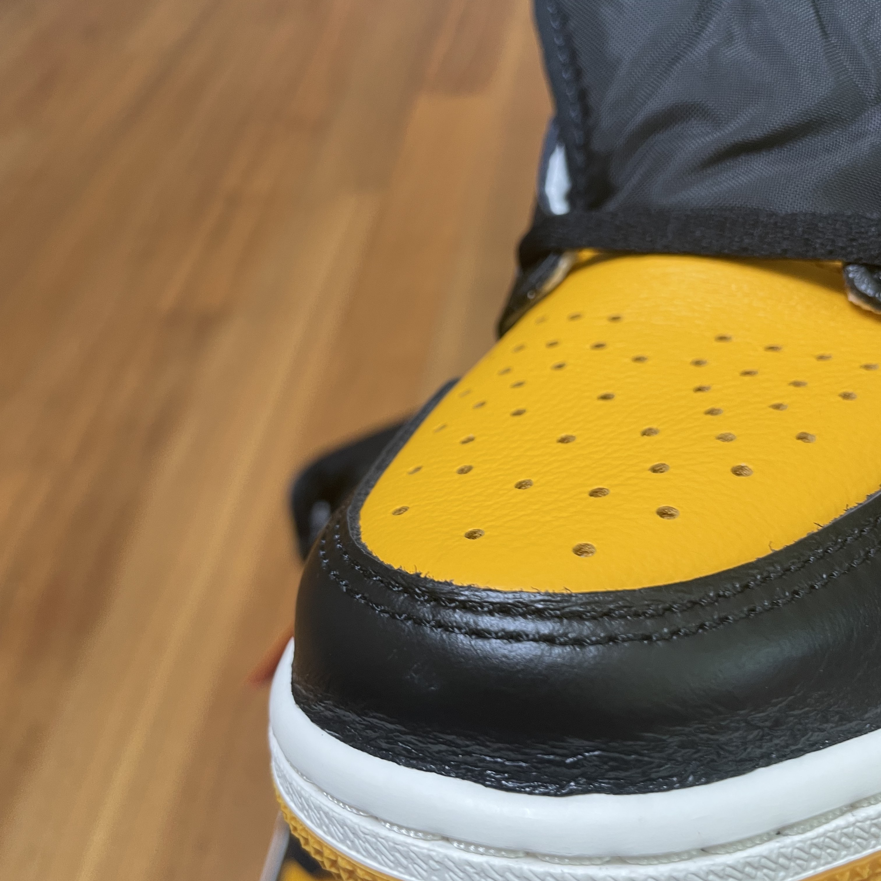 Jordan 1 Retro High OG Taxi 착용 스타일 - 4