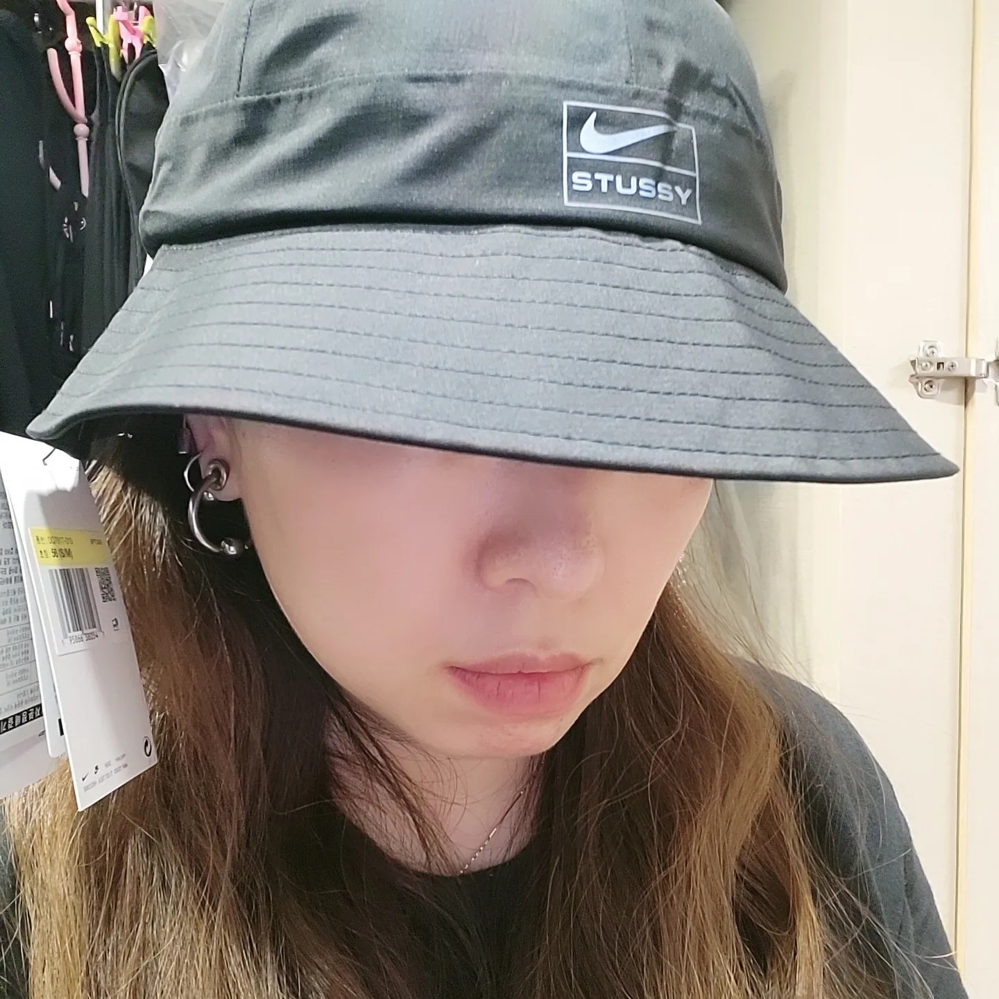 Nike x Stussy NRG FL Storm-Fit Bucket Hat Black 착용 스타일 - 3