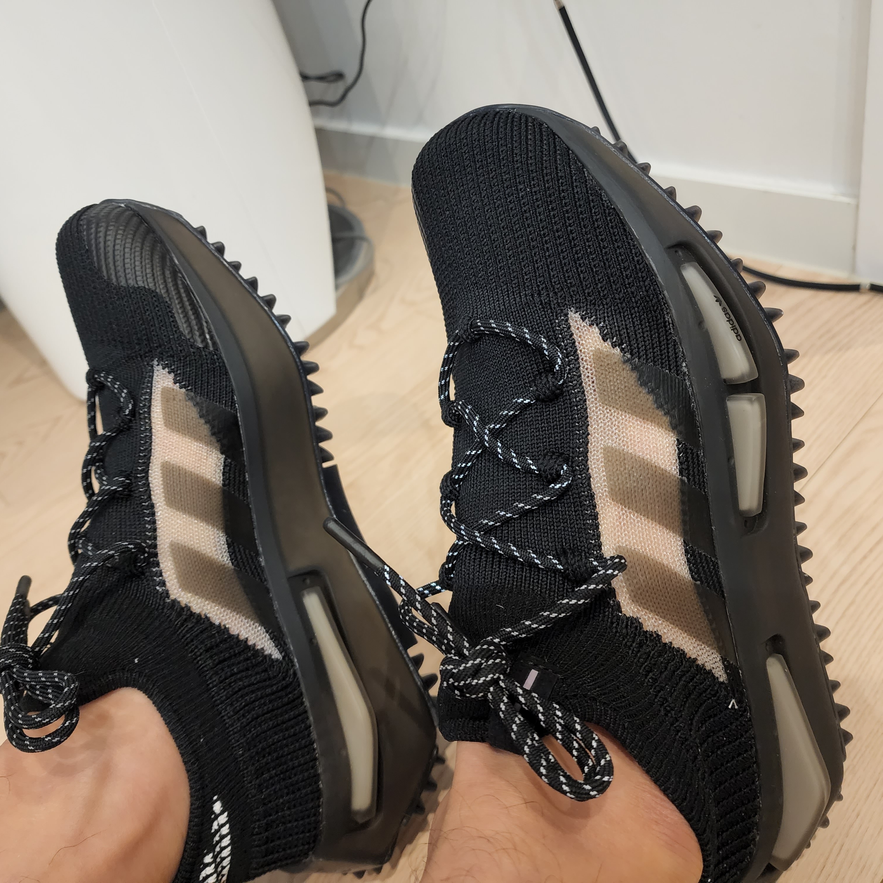 Adidas NMD S1 Core Black 착용 스타일 - 2