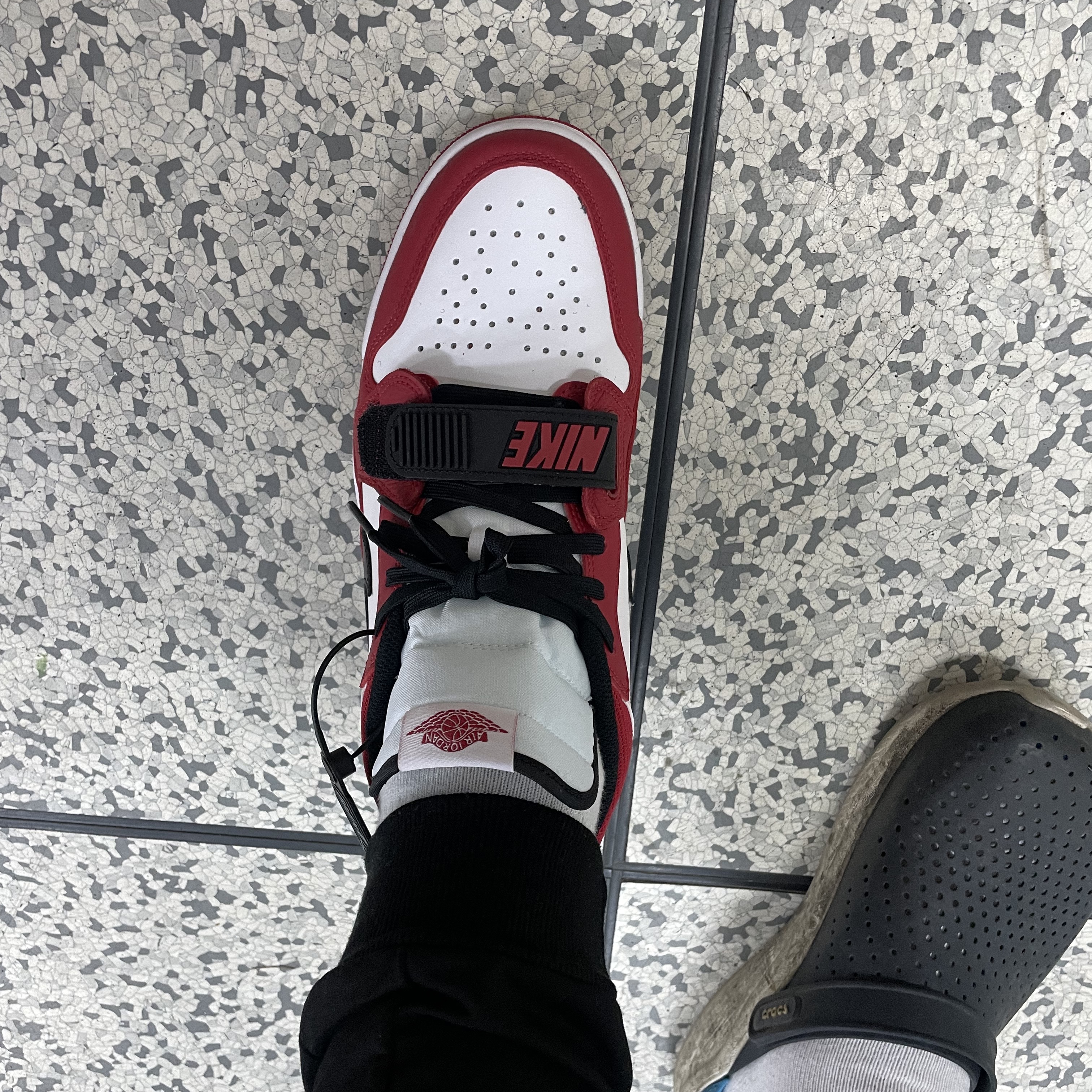 Jordan Legacy 312 Low Fire Red 착용 스타일 - 4