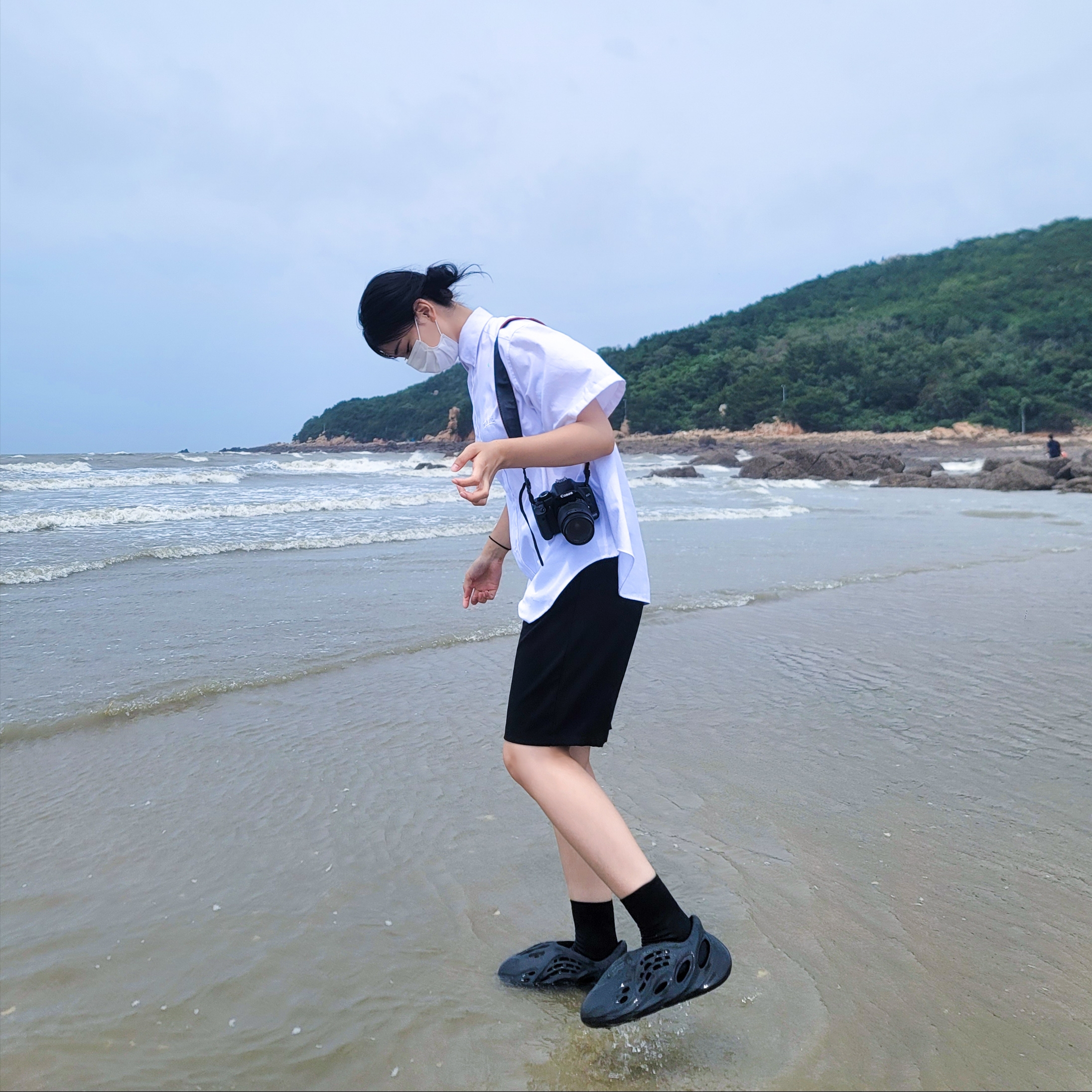 Adidas Yeezy Foam RNNR Onyx 착용 스타일