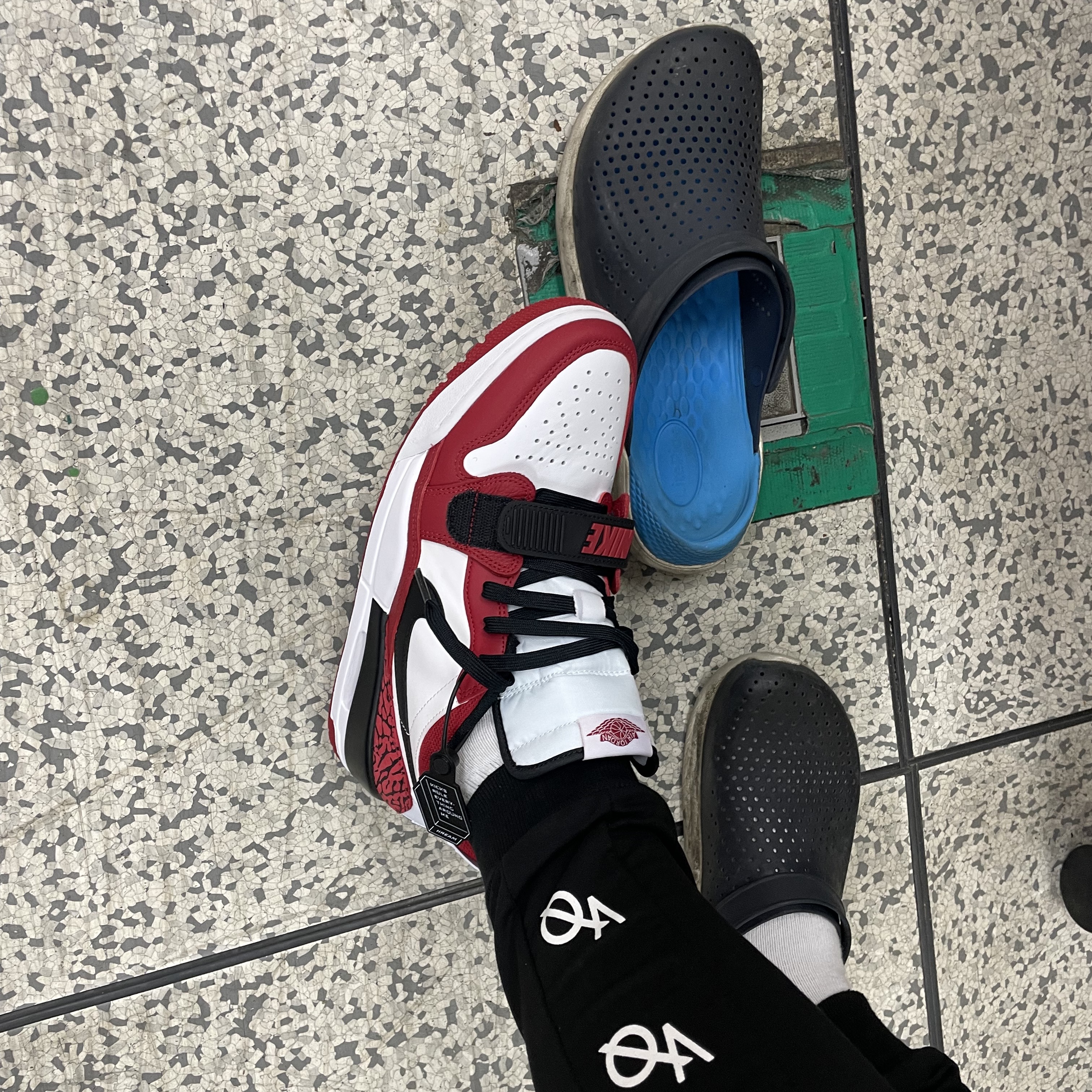 Jordan Legacy 312 Low Fire Red 착용 스타일 - 3