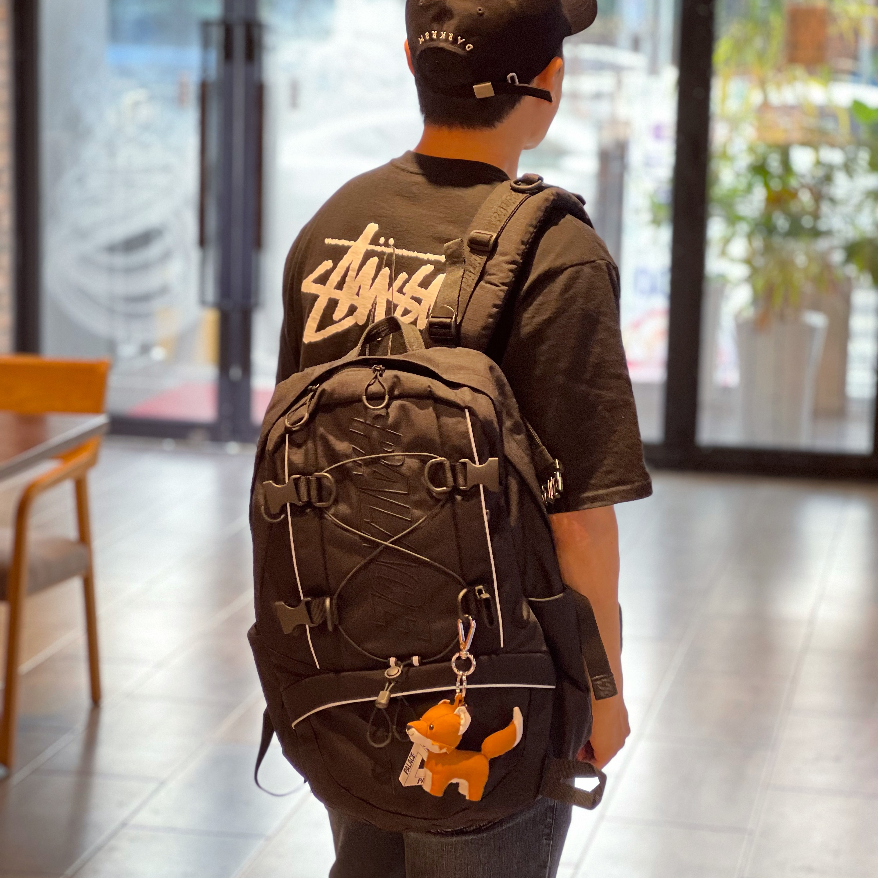 Palace Cordura Backpack Black - 21SS, Maison Kitsune Fox Bag Charm Camel 착용 스타일 - 1