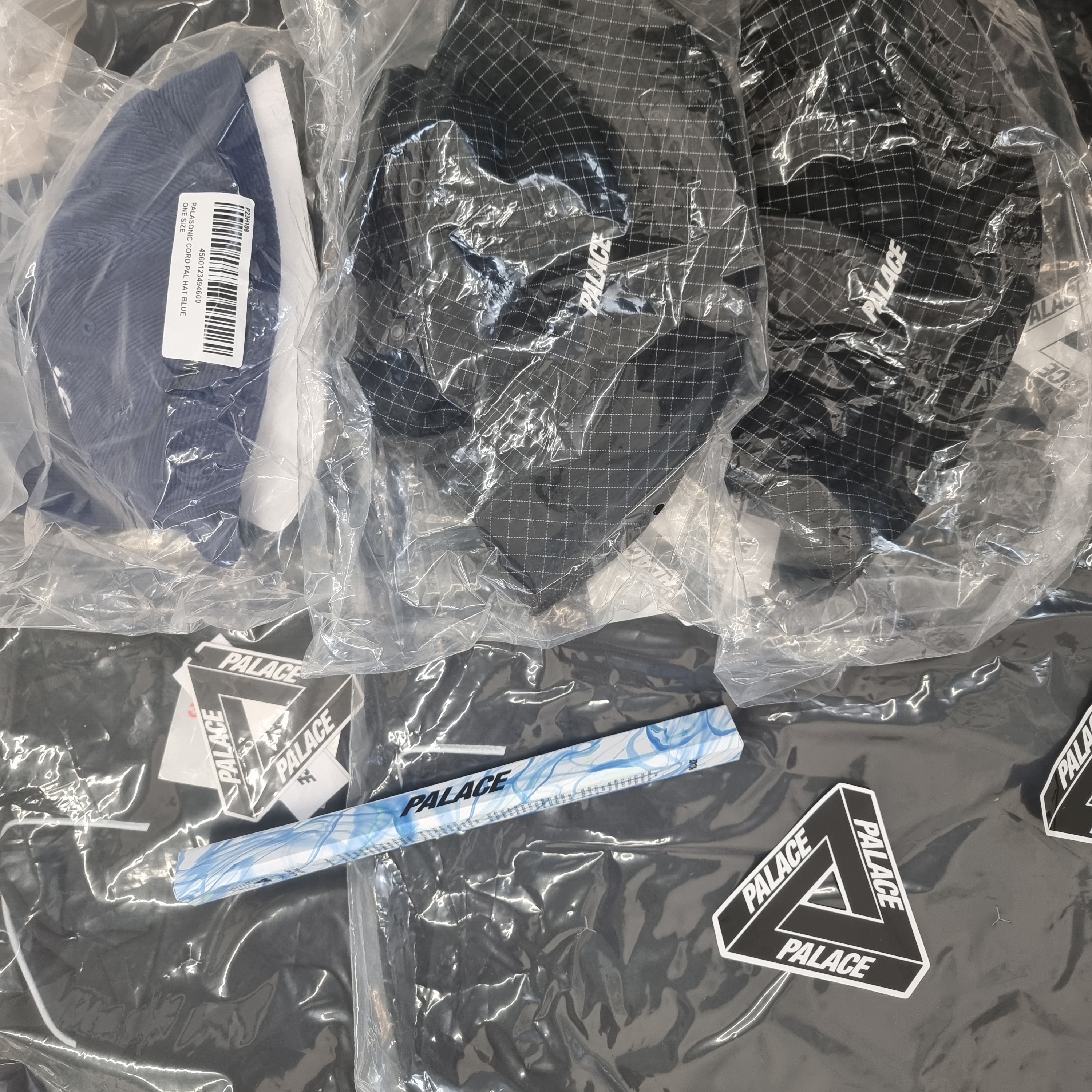 Palace Palasonic Cord Pal Hat Blue - 22FW, Palace Reflector Jacket Black - 22FW 착용 스타일