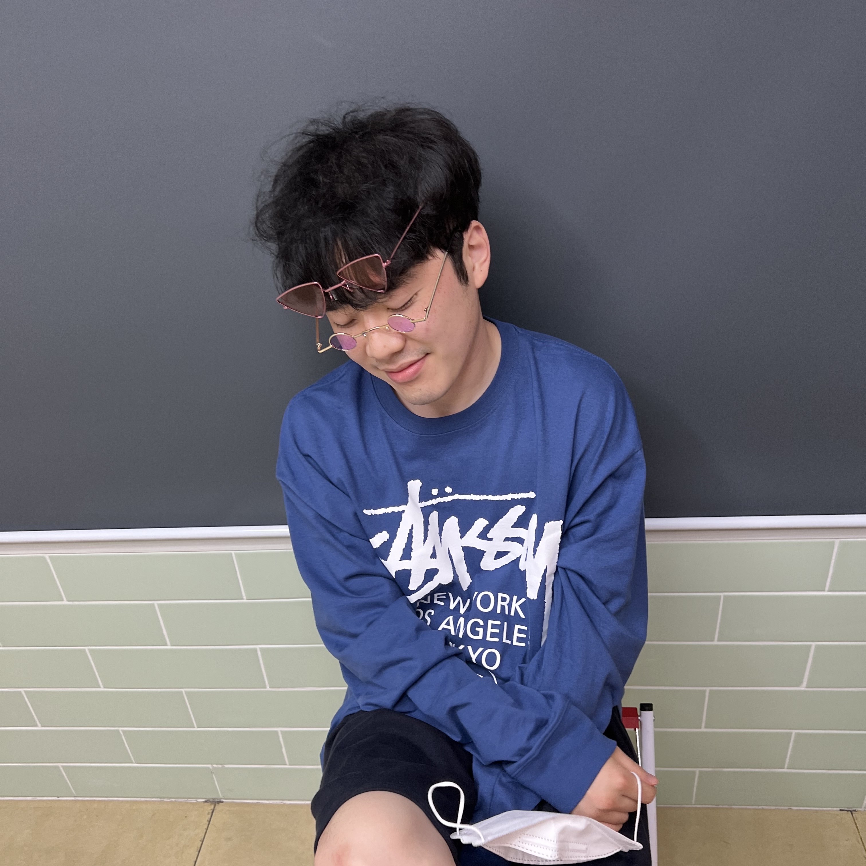 Stussy World Tour LS T-Shirt Midnight 착용 스타일