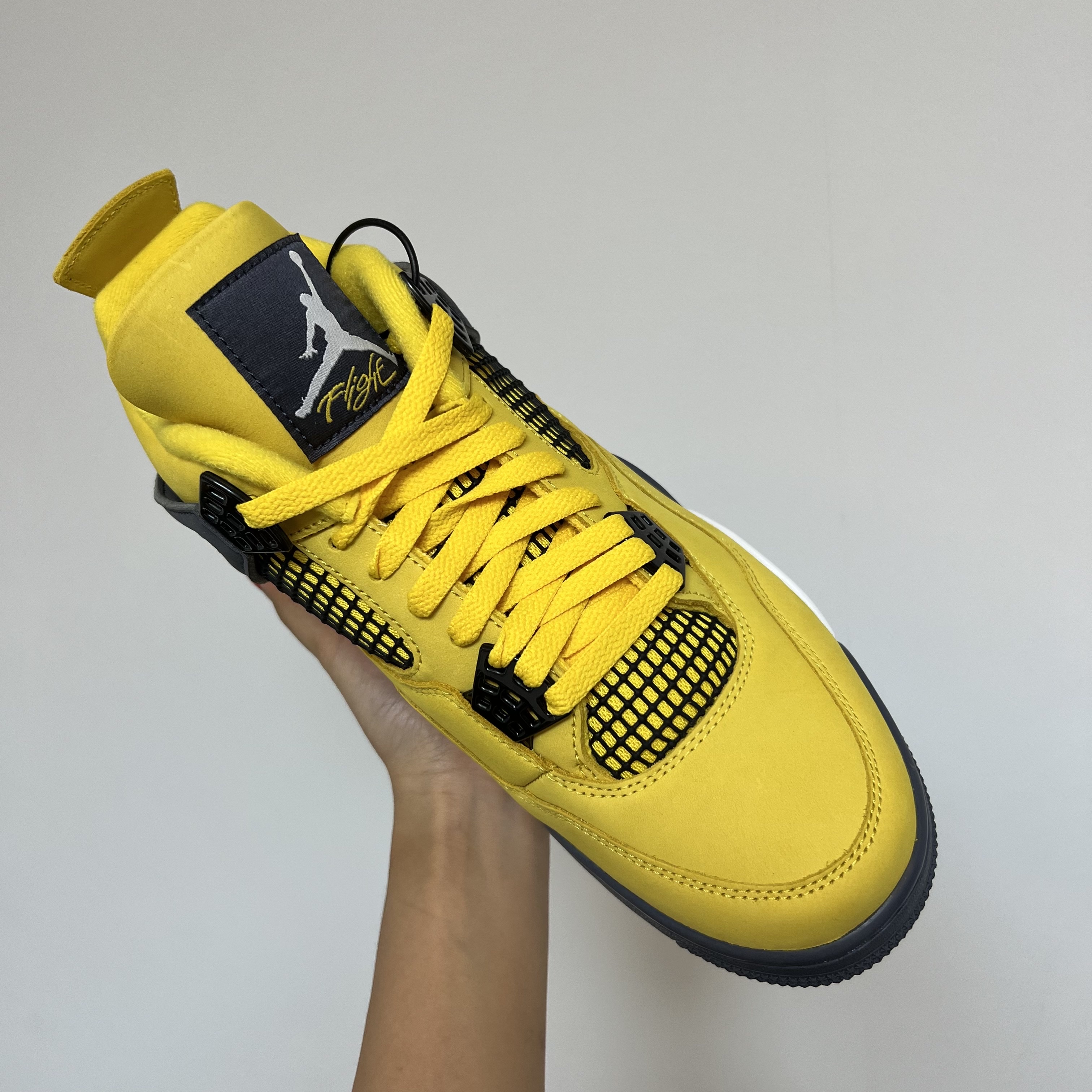 Jordan 4 Retro Tour Yellow 착용 스타일 - 3