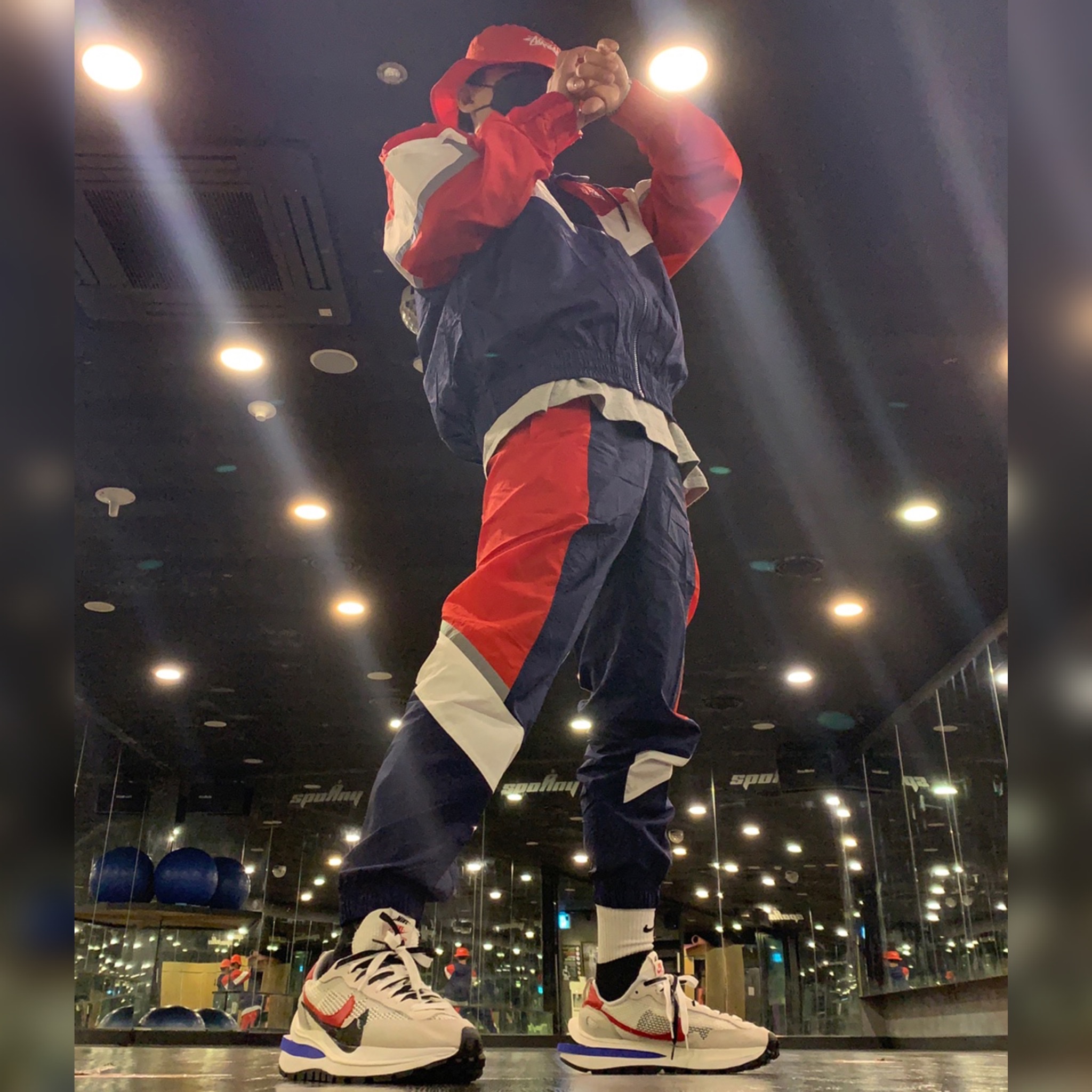 Nike x Sacai VaporWaffle Royal Fuchsia 착용 스타일
