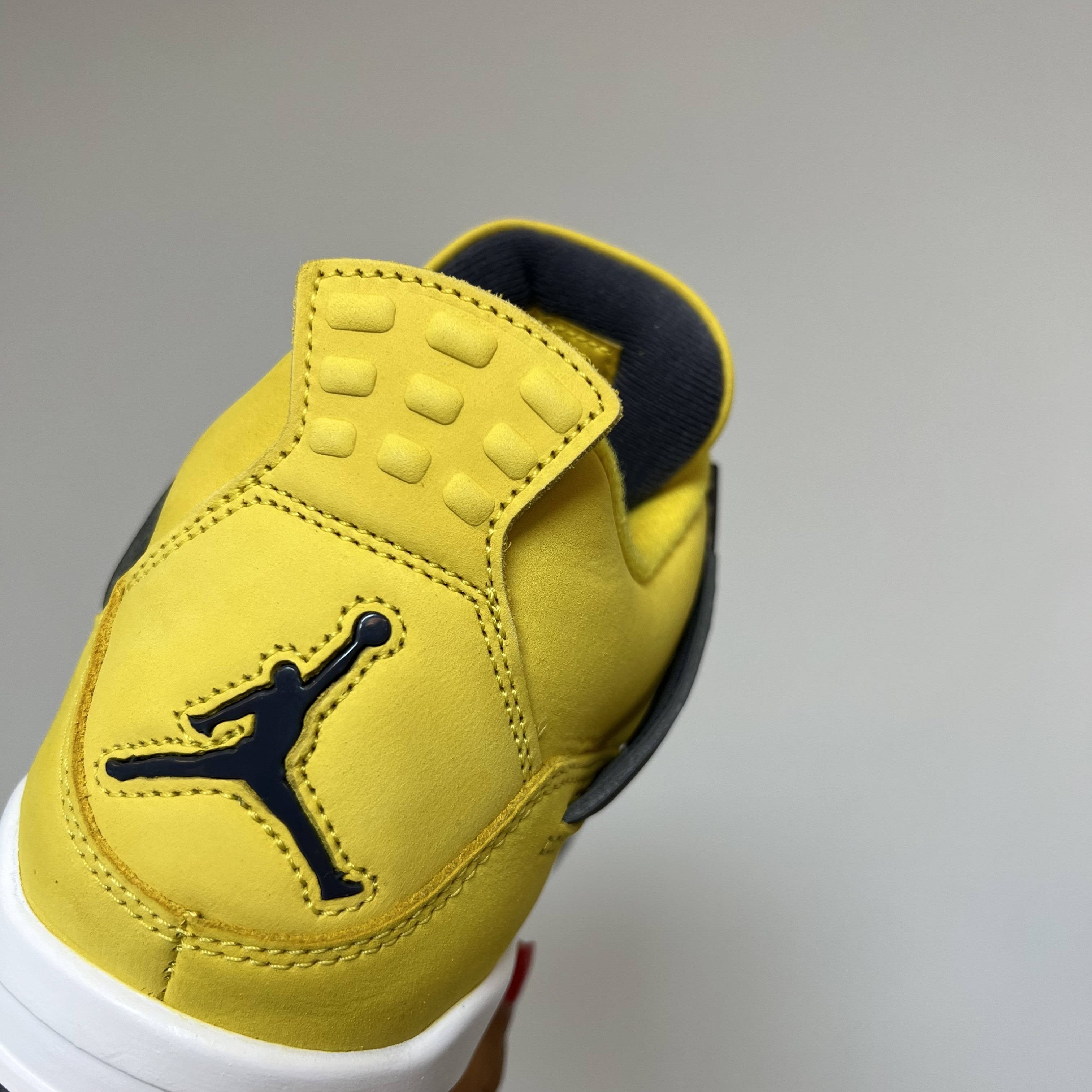 Jordan 4 Retro Tour Yellow 착용 스타일 - 5